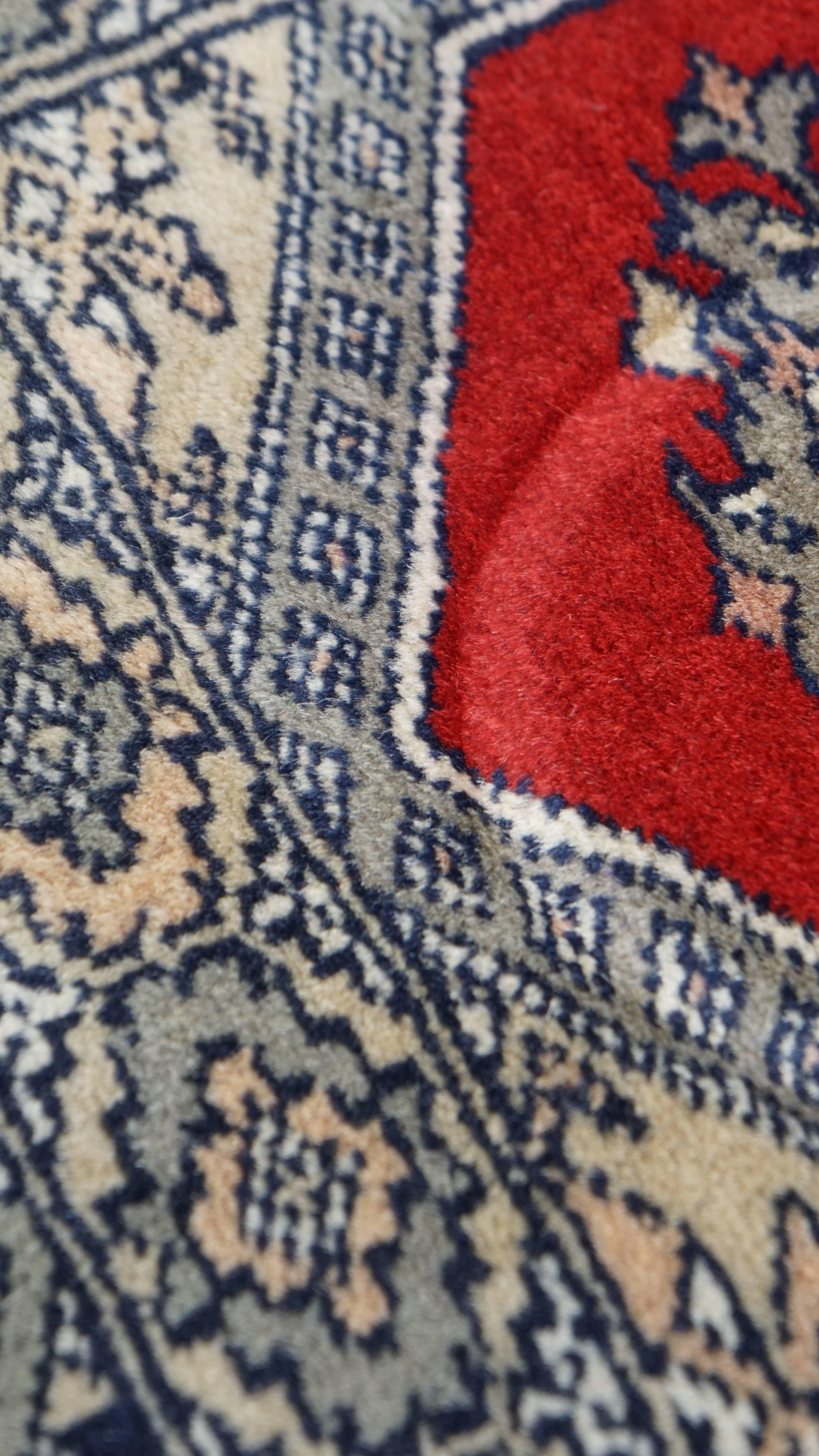 Hand-Knotted Rug / Tablecloth in Dark Blue and Red – 47x46 cm In Good Condition For Sale In Harderwijk, NL