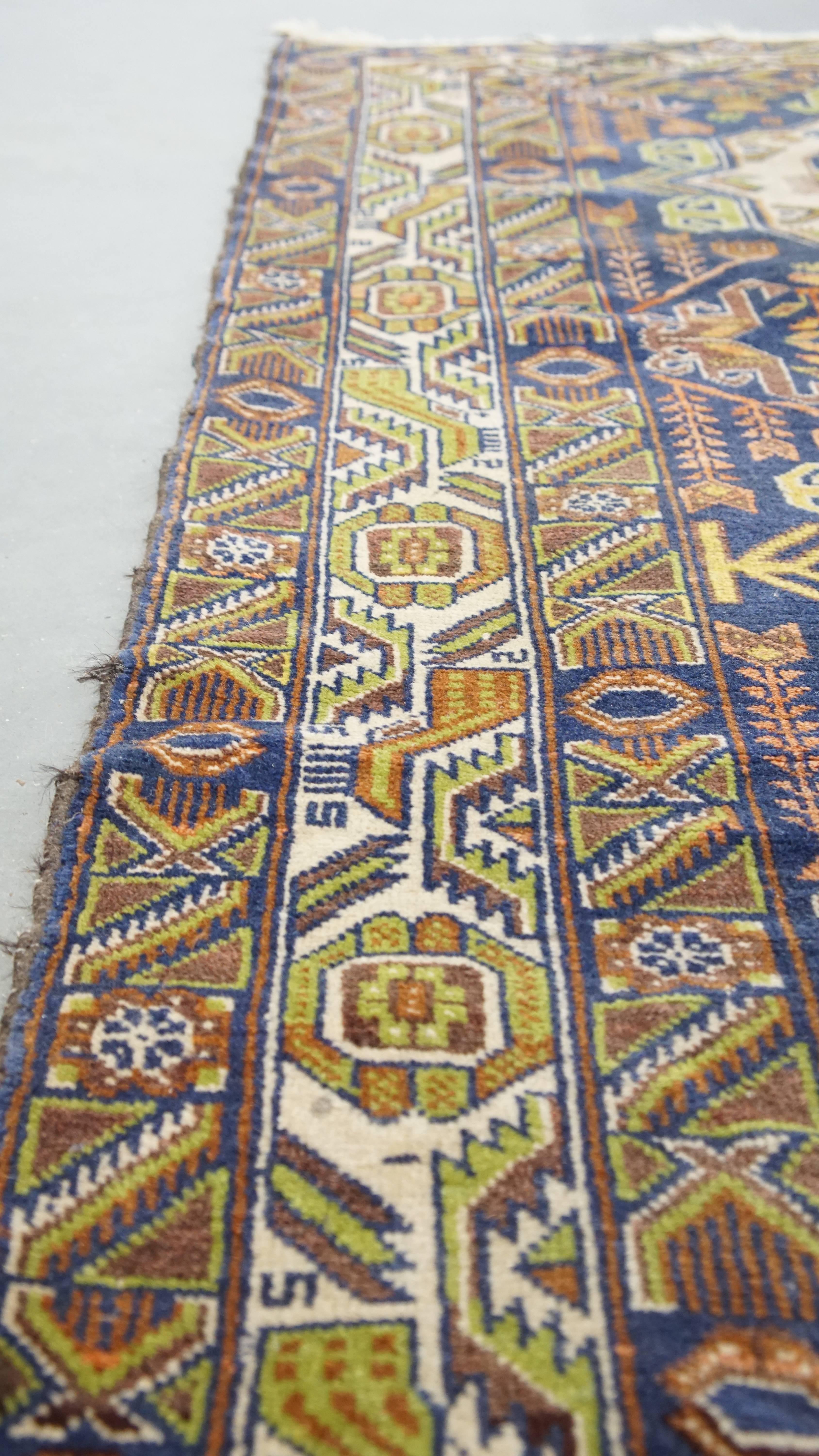 Hand-knotted rug with a beautiful pattern, 195×116 cm For Sale 1