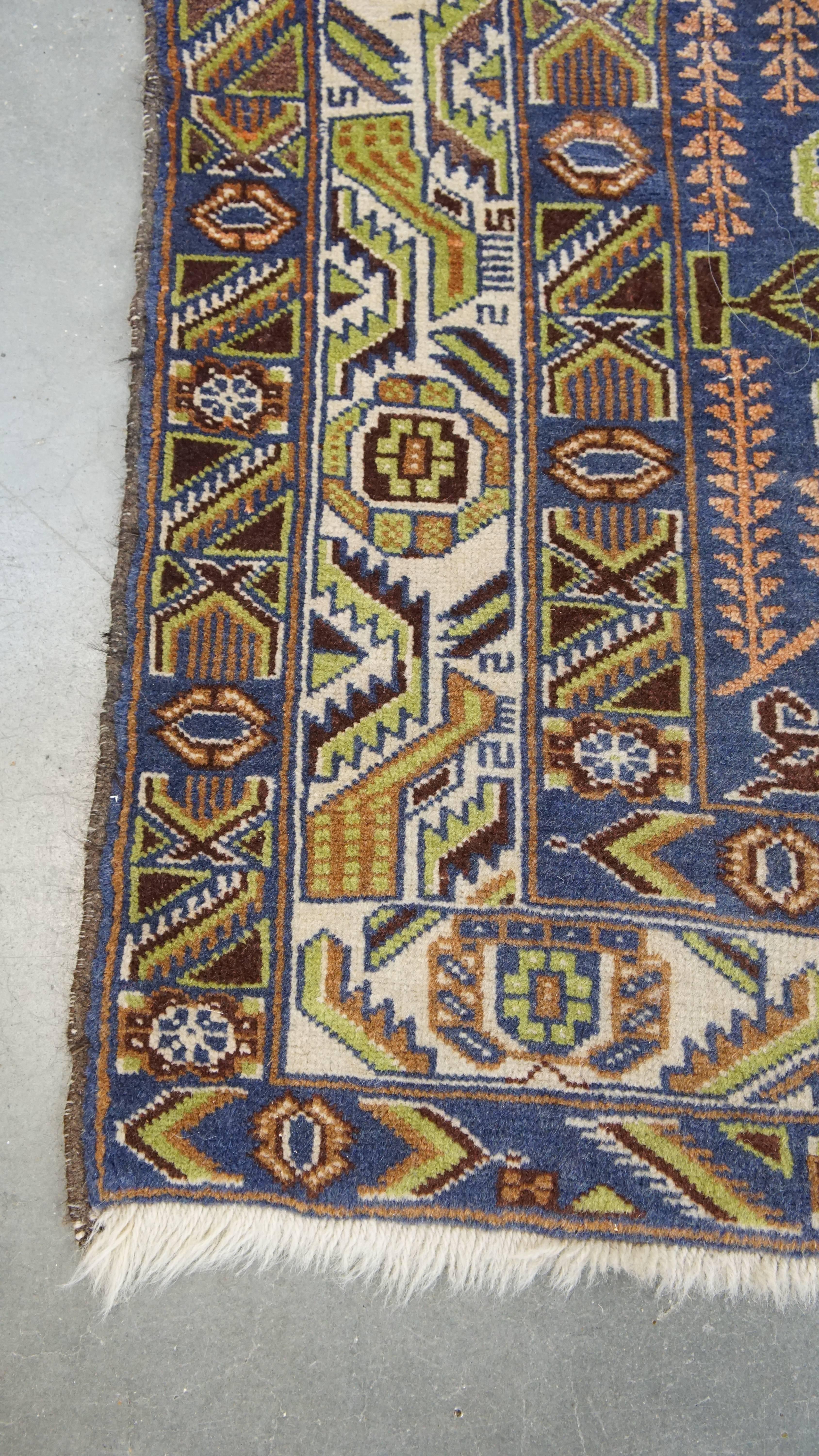 Hand-knotted rug with a beautiful pattern, 195×116 cm For Sale 2