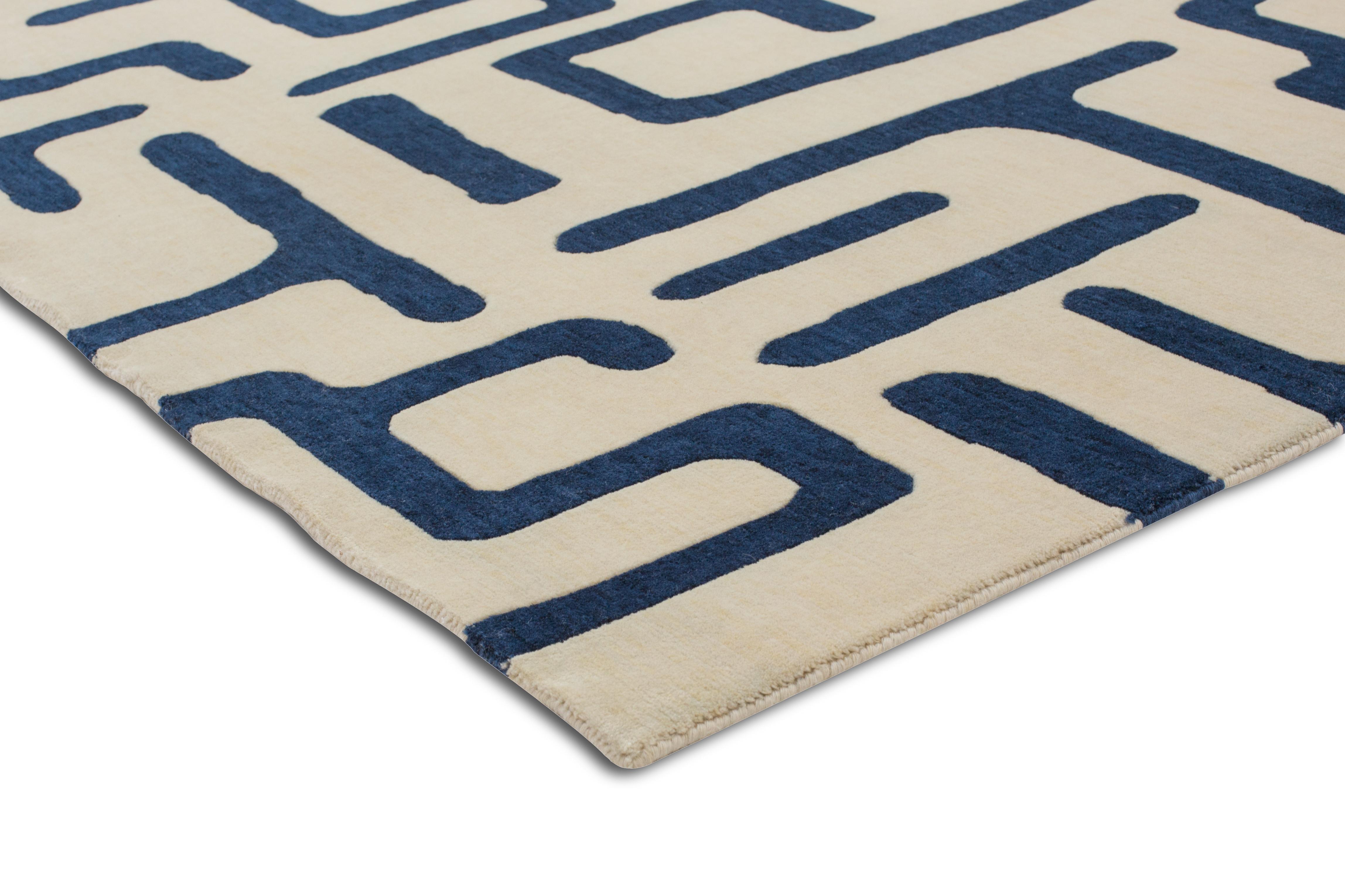 Hand-Knotted Saphire Rug in Kuba Design In New Condition For Sale In London, GB