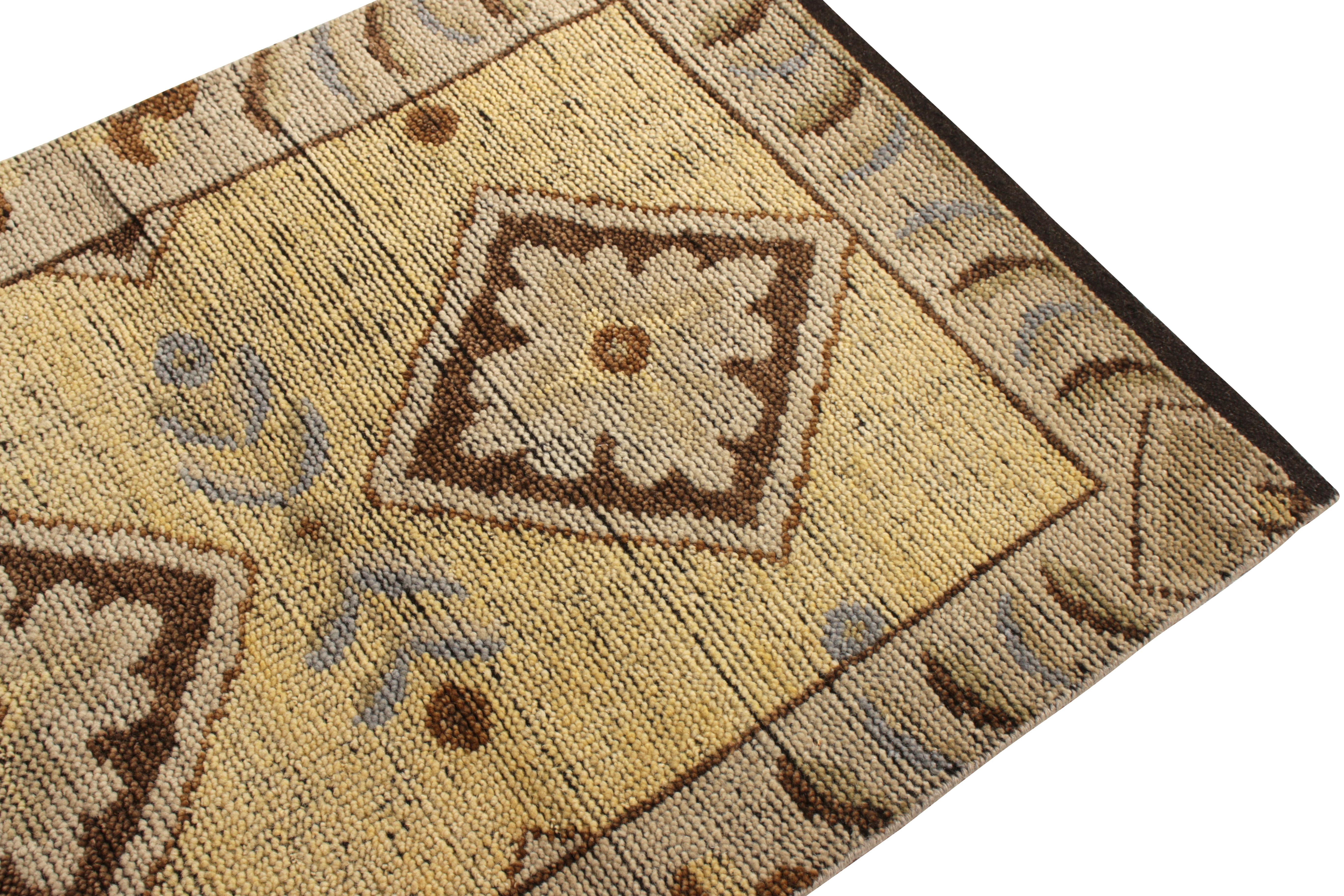 Made in hand knotted wool from the custom Classic Burano Collection by Rug 
Kilim, this 2 x 3 rug sample is able to be resold as a gift-sized rug for both flooring and wall-hanging projects. Drawing inspiration from an 18th century Savonnerie