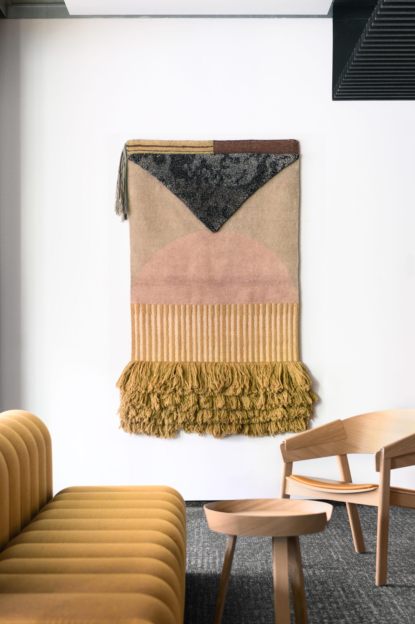Handgeknüpftes Textilplakat #10 von Lyk Carpet (21. Jahrhundert und zeitgenössisch) im Angebot