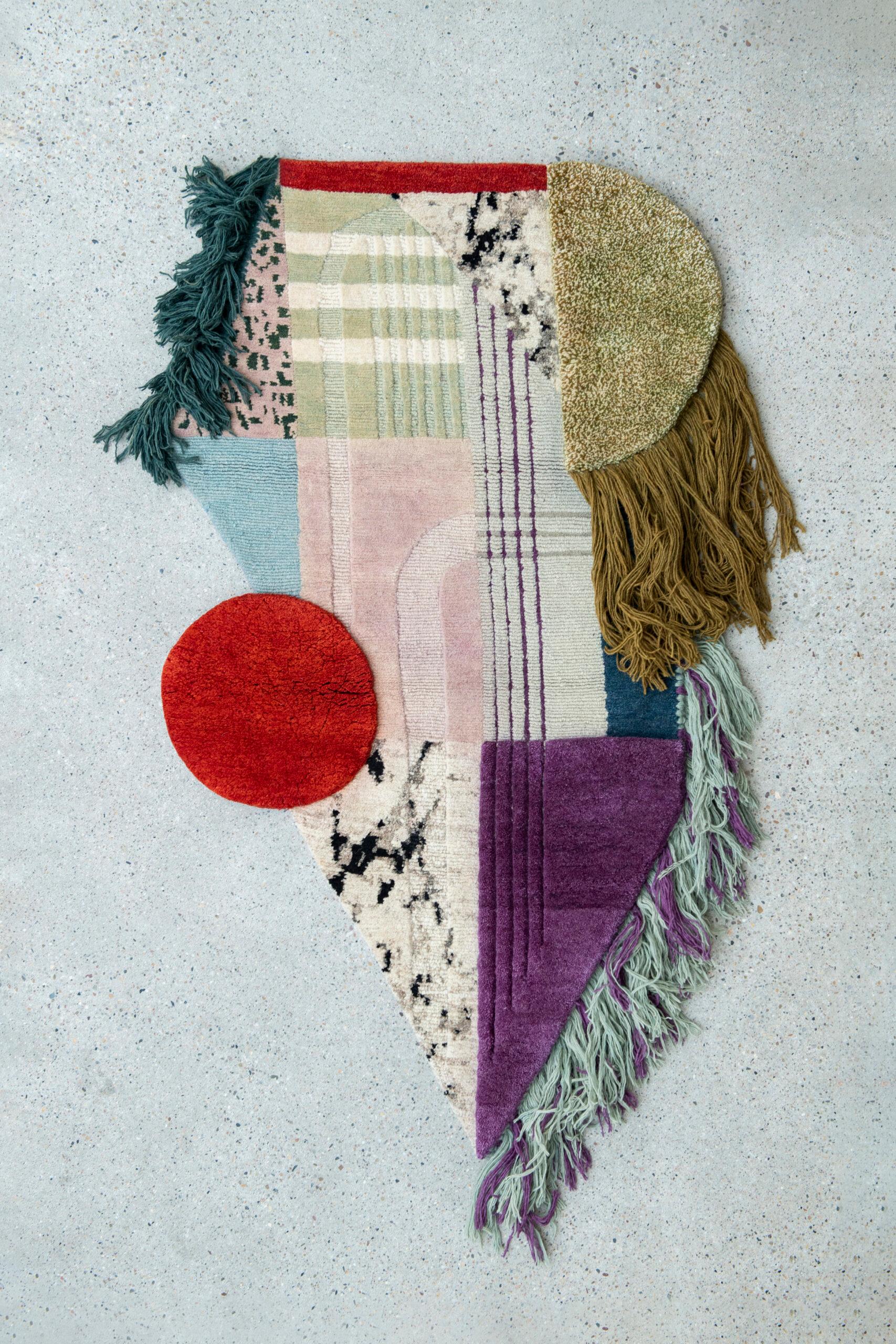 Handgeknüpftes Textilplakat #9 von Lyk Carpet (Postmoderne) im Angebot
