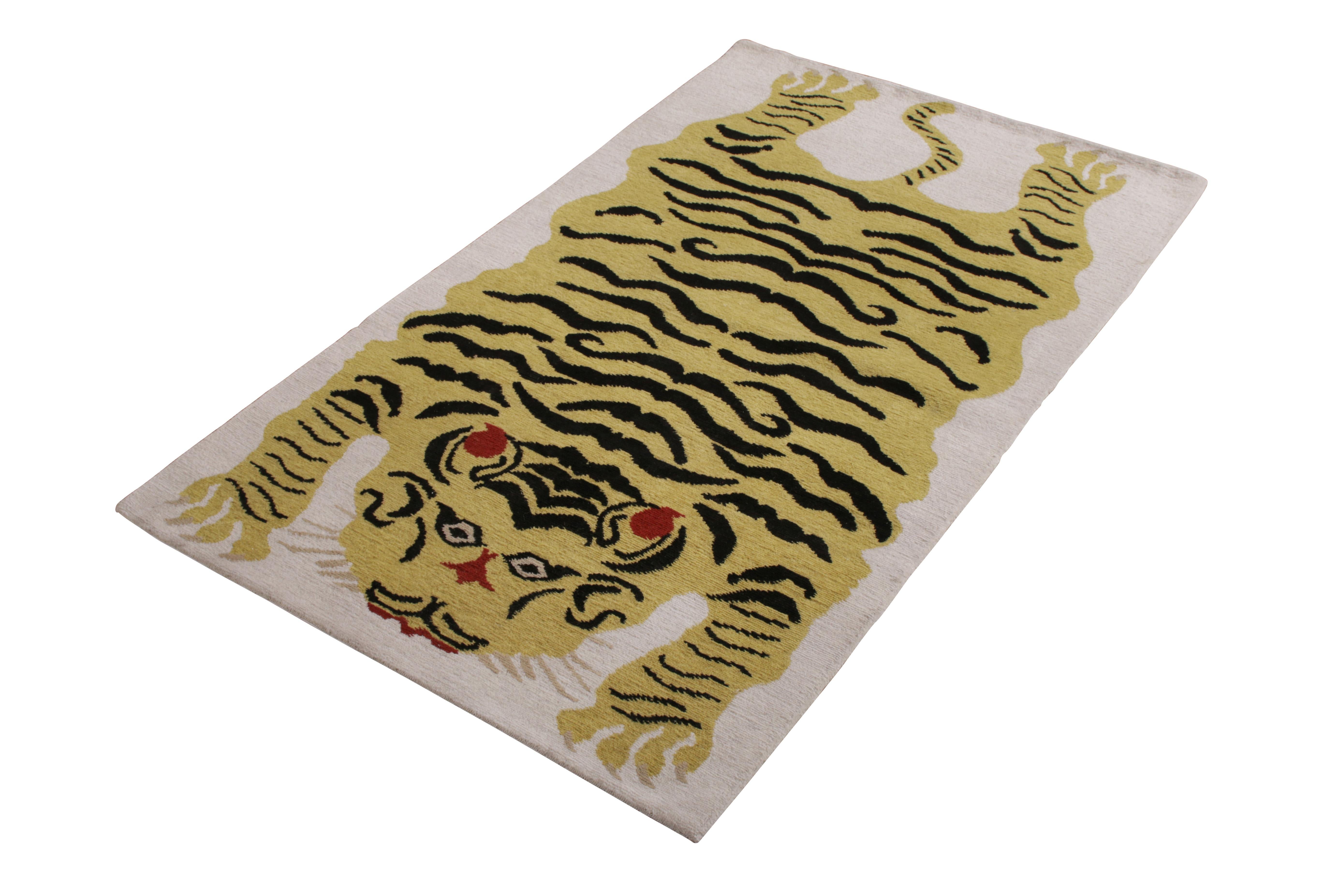 Fabriqué avec de la laine nouée à la main en format 3 x 5, cet ajout à la collection Modern Classics de Rug & Kilim s'inspire des tapis tigrés tibétains classiques d'une beauté saisissante et d'une distinction culturelle, représentés ici dans un jeu