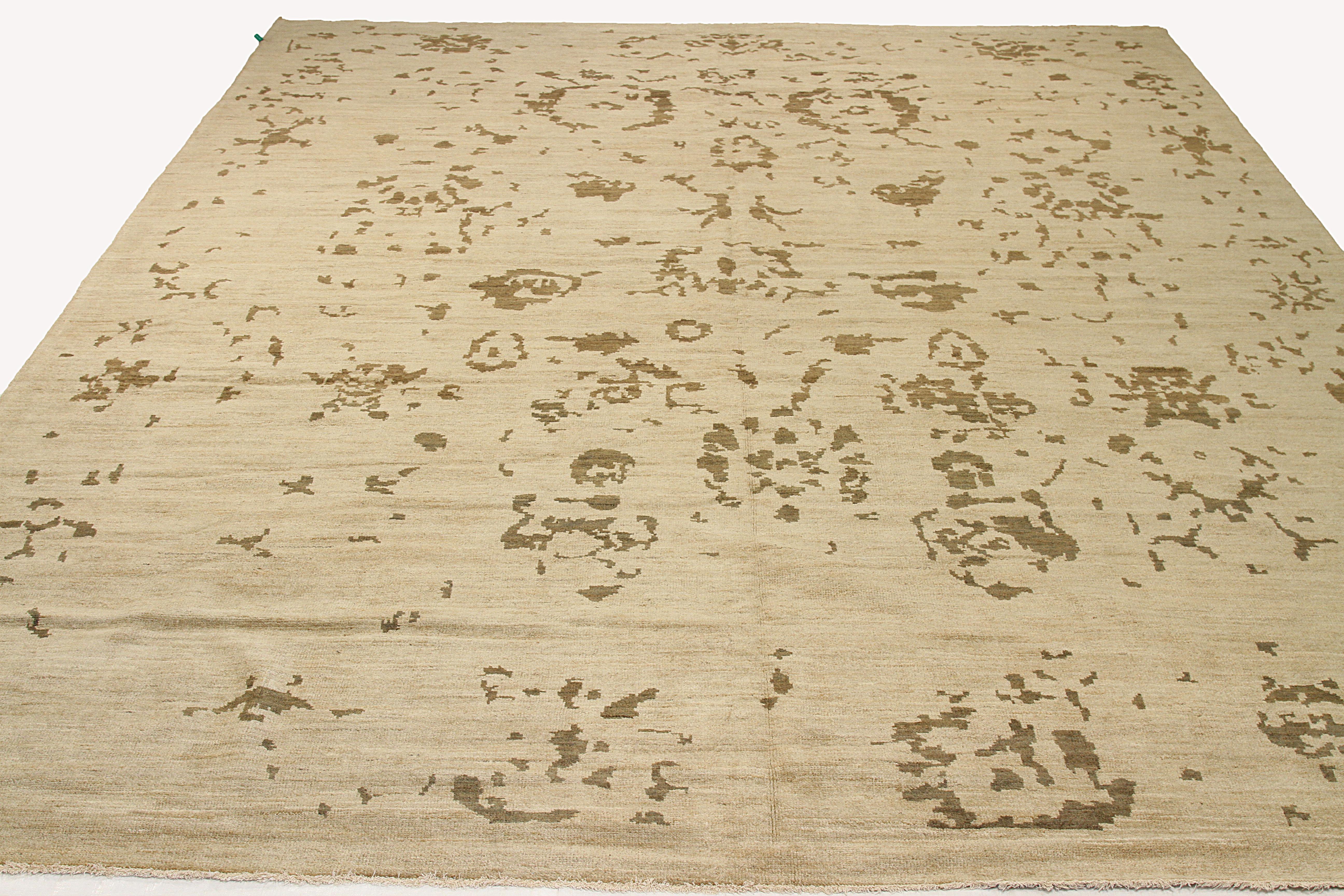 Modern hand knotted Turkish rug made from fine wool and all-natural vegetable dyes that are safe for people and pets. This lovely piece features floral design patterns woven in traditional Sultanabad style that originated in ancient Iran. The color