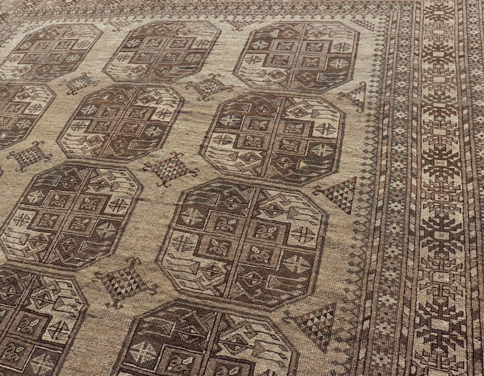 Hand-Knotted Turkomen Ersari Rug in Wool with All-Over Repeating Gul Design For Sale 6