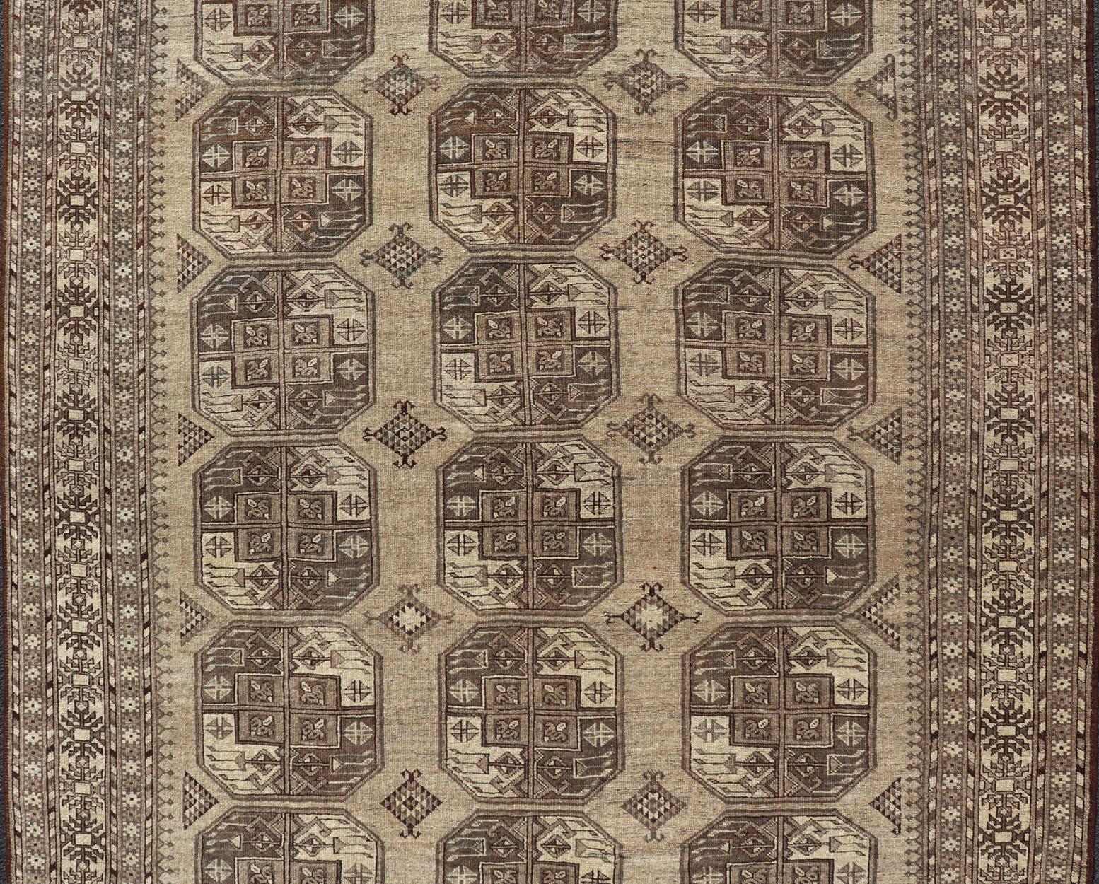 Hand-Knotted Turkomen Ersari Rug in Wool with All-Over Repeating Gul Design In Good Condition For Sale In Atlanta, GA