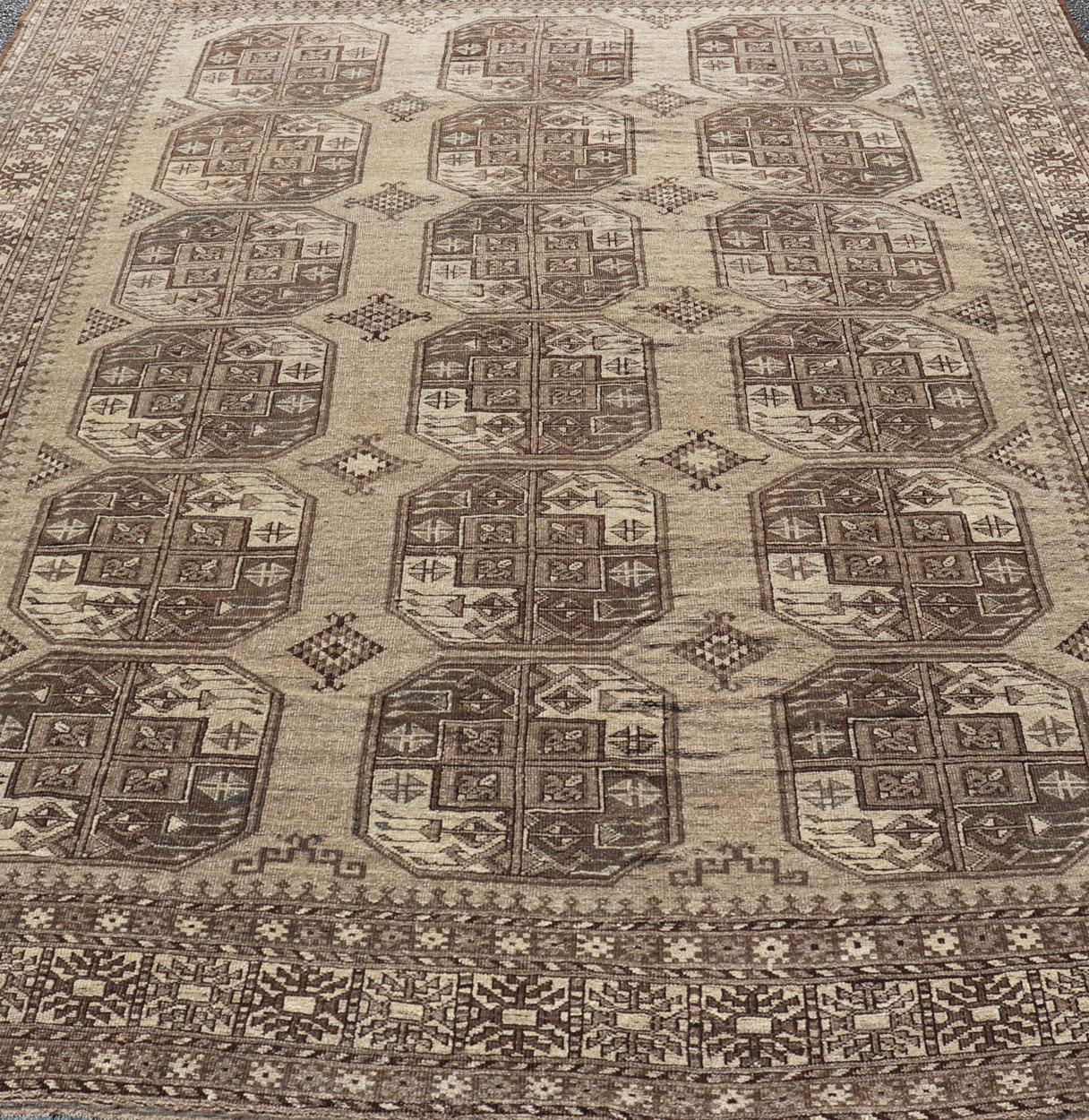 Hand-Knotted Turkomen Ersari Rug in Wool with All-Over Repeating Gul Design For Sale 1
