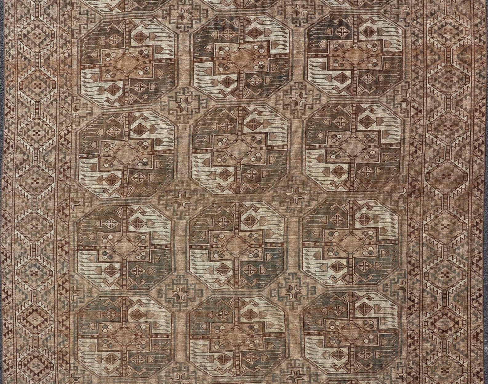 Hand-Knotted Turkomen Ersari Rug in Wool with All-Over Sub-Geometric Gul Design In Good Condition For Sale In Atlanta, GA