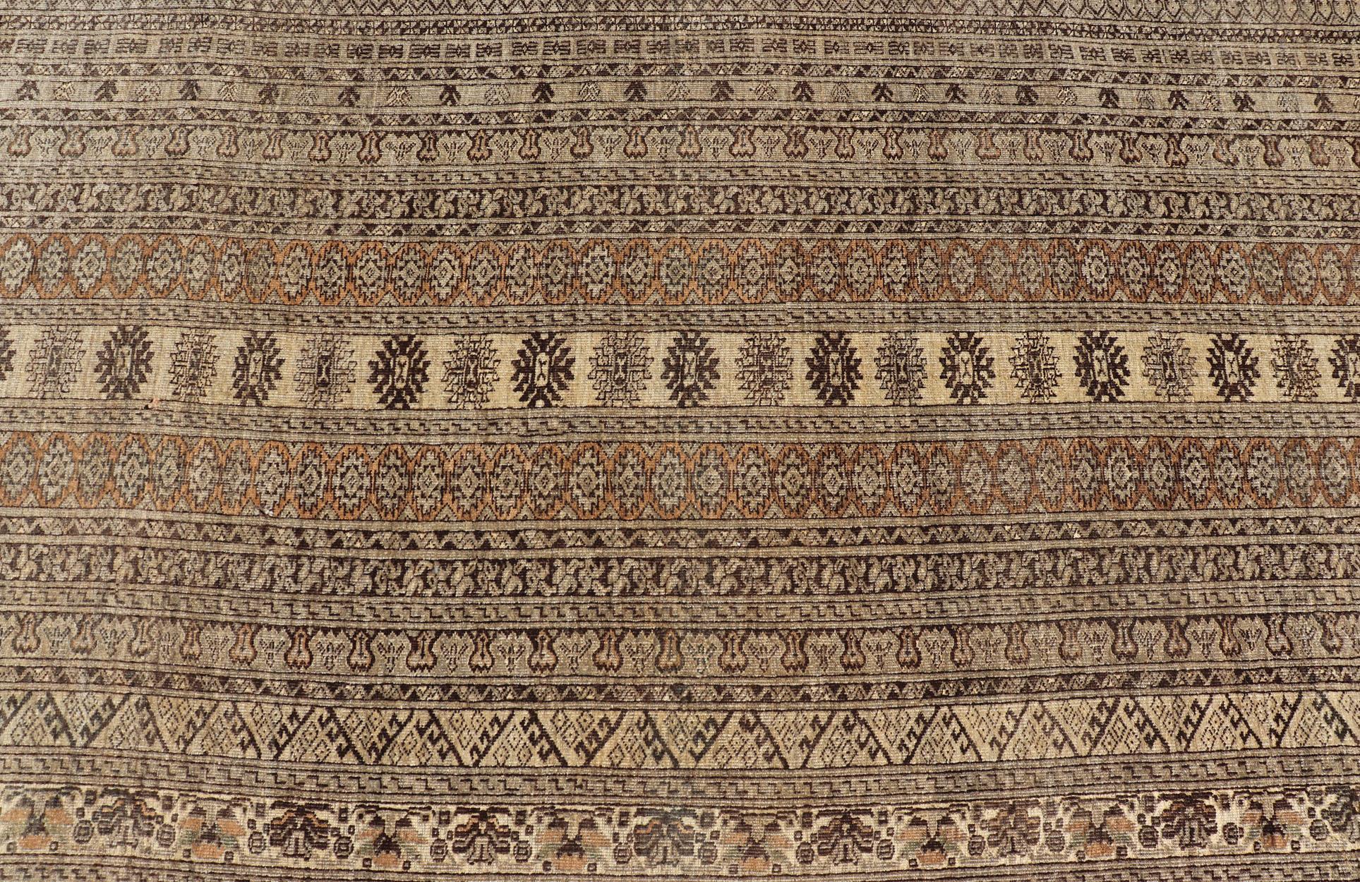 Hand-Knotted Turkomen Ersari Rug in Wool with All-Over Tribal Beluch Design For Sale 4