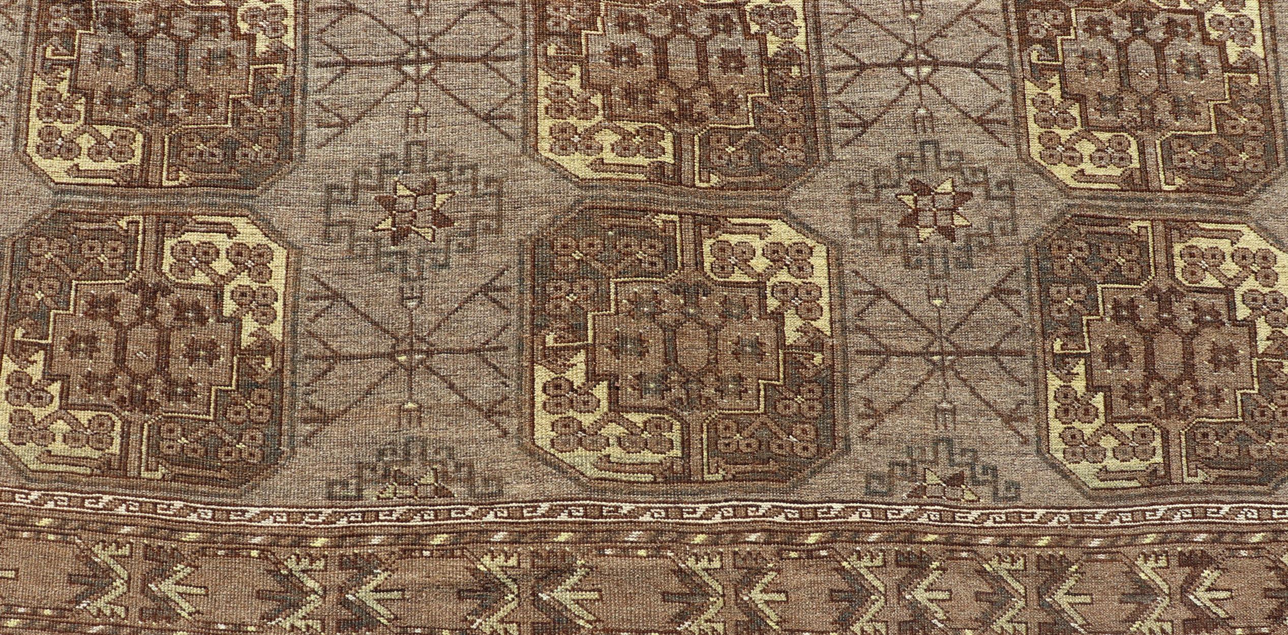 Hand-Knotted Turkomen Ersari Rug in Wool with Repeating Sub-Geometric Gul Design For Sale 6