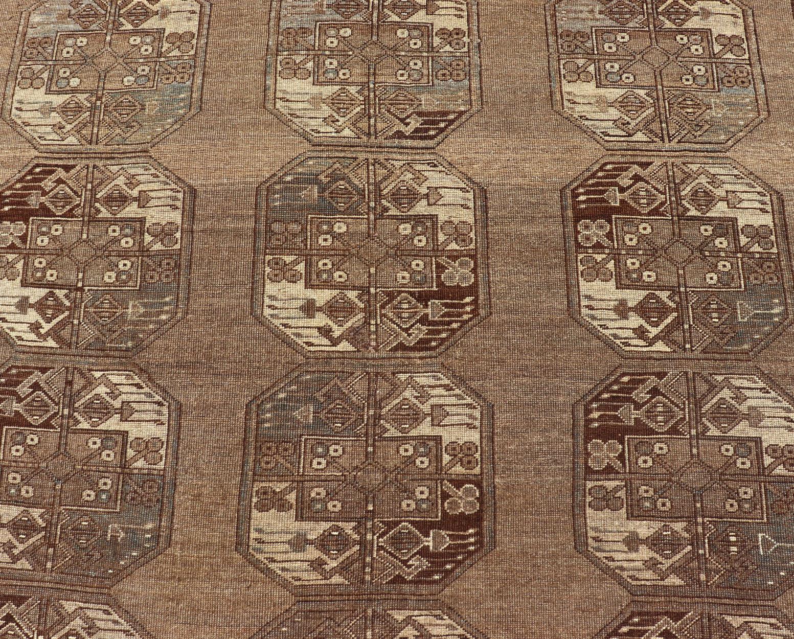 Hand-Knotted Turkomen Ersari Rug in Wool with Sub-Geometric Repeating Gul Design For Sale 5