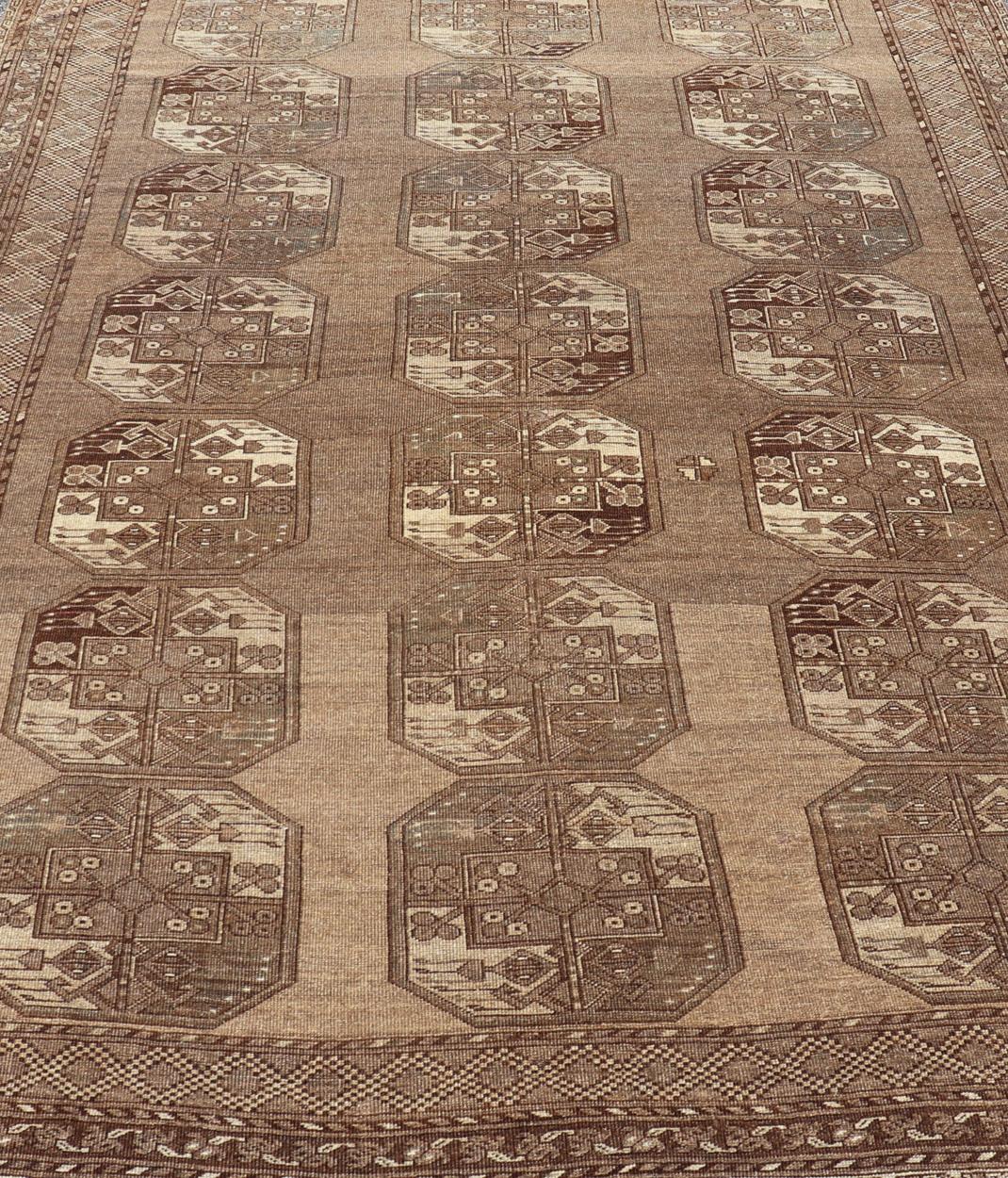 Hand-Knotted Turkomen Ersari Rug in Wool with Sub-Geometric Repeating Gul Design For Sale 2