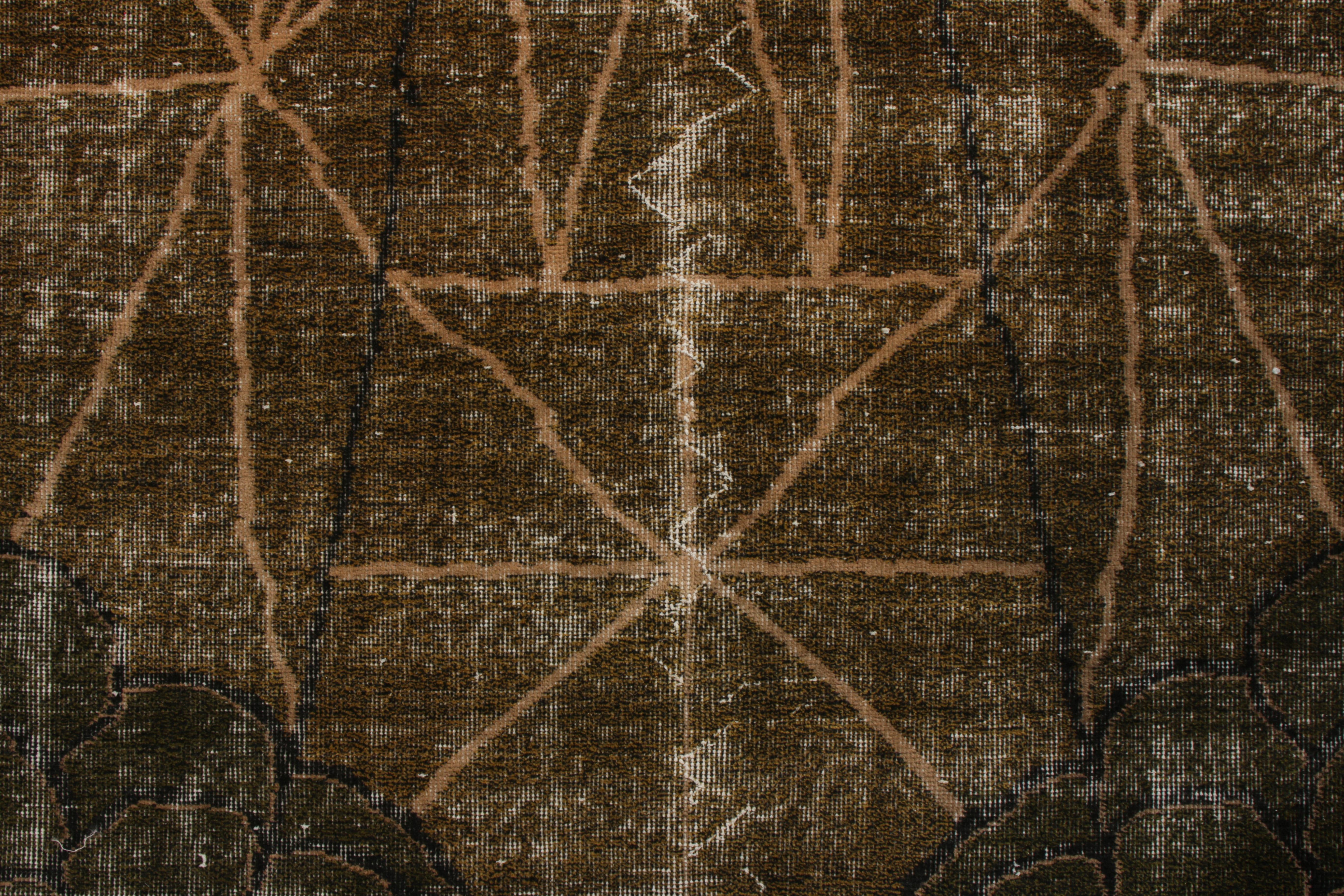 Handgeknüpfter Vintage-Art-Déco-Teppich in Braun mit geometrischem Muster von Teppich & Kelim (Türkisch) im Angebot