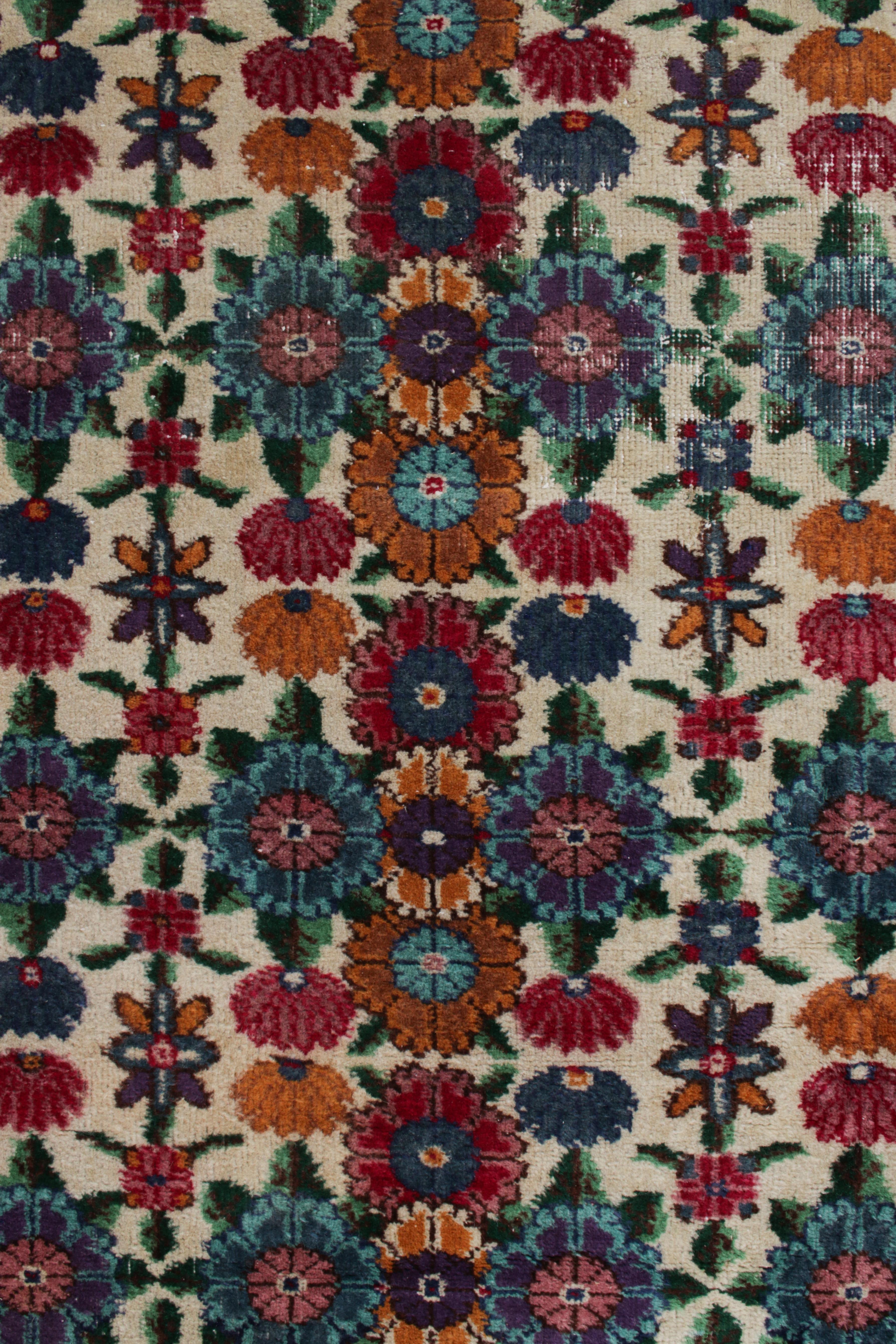 Handgeknüpfter Vintage-Art-Déco-Teppich in Grün, Beige, Blau mit Blumenmuster im Zustand „Gut“ im Angebot in Long Island City, NY