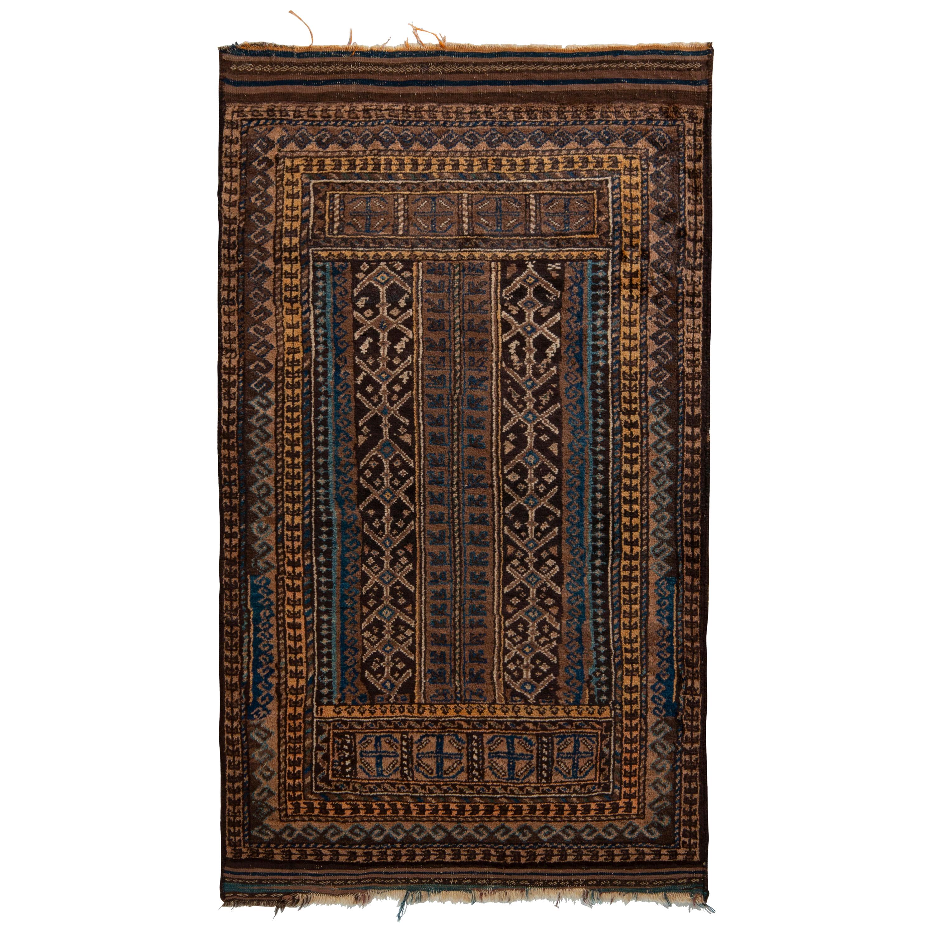 Tapis baluch vintage noué à la main en beige à motif tribal de tapis de couloir par Rug & Kilim
