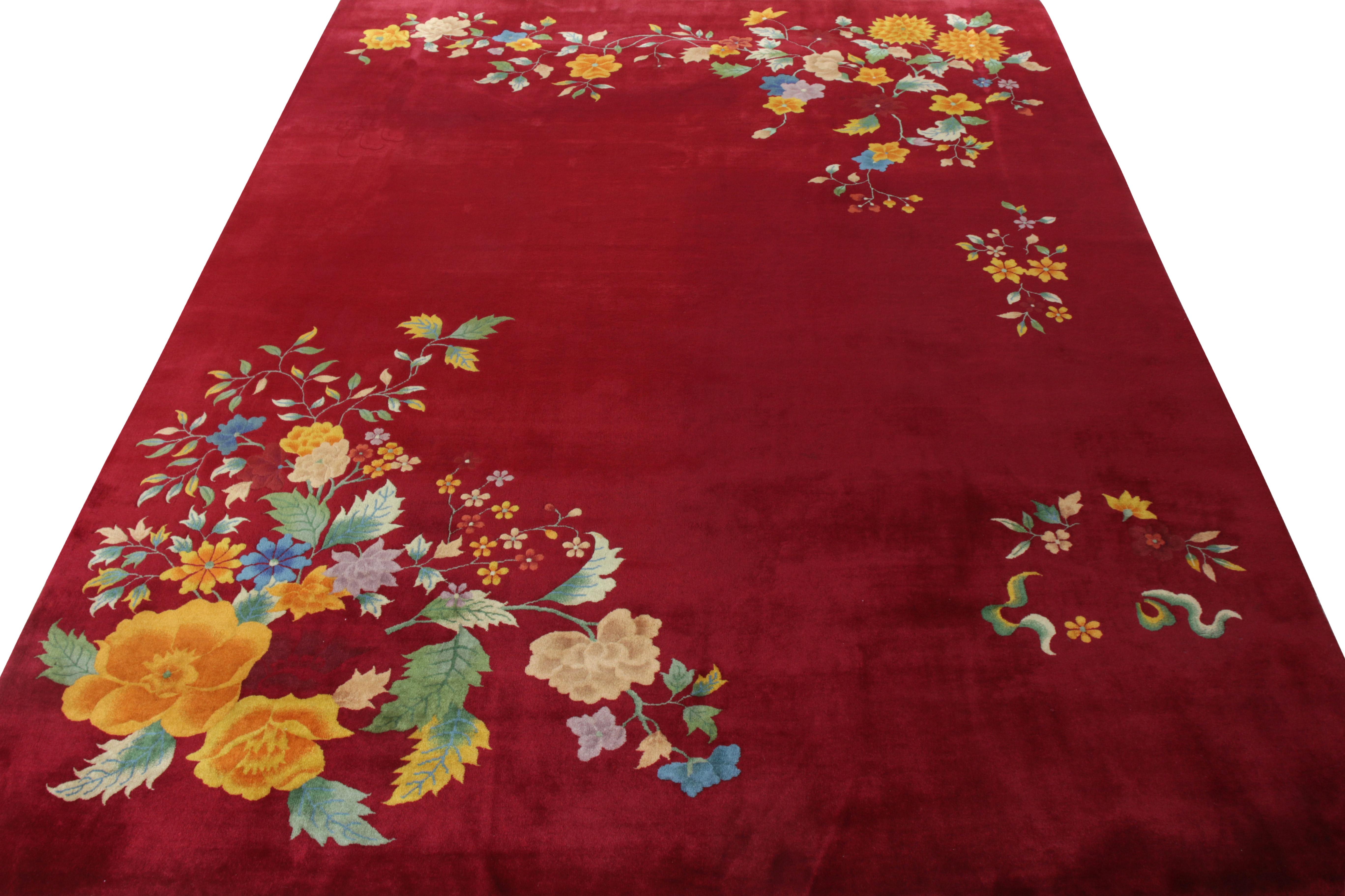 Hand knotted in wool from China circa 1950-1960, a vintage Art Deco rug joining Rug & Kilim’s Antique & Vintage Collection. Drawing on 1920s style in mid-century quality with a delicious wool of lustrous appeal, the rug features an enticing floral