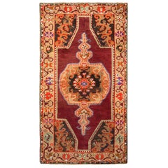 Tapis vintage Oushak noué à la main en motif de médaillon beige et brun de Rug & Kilim