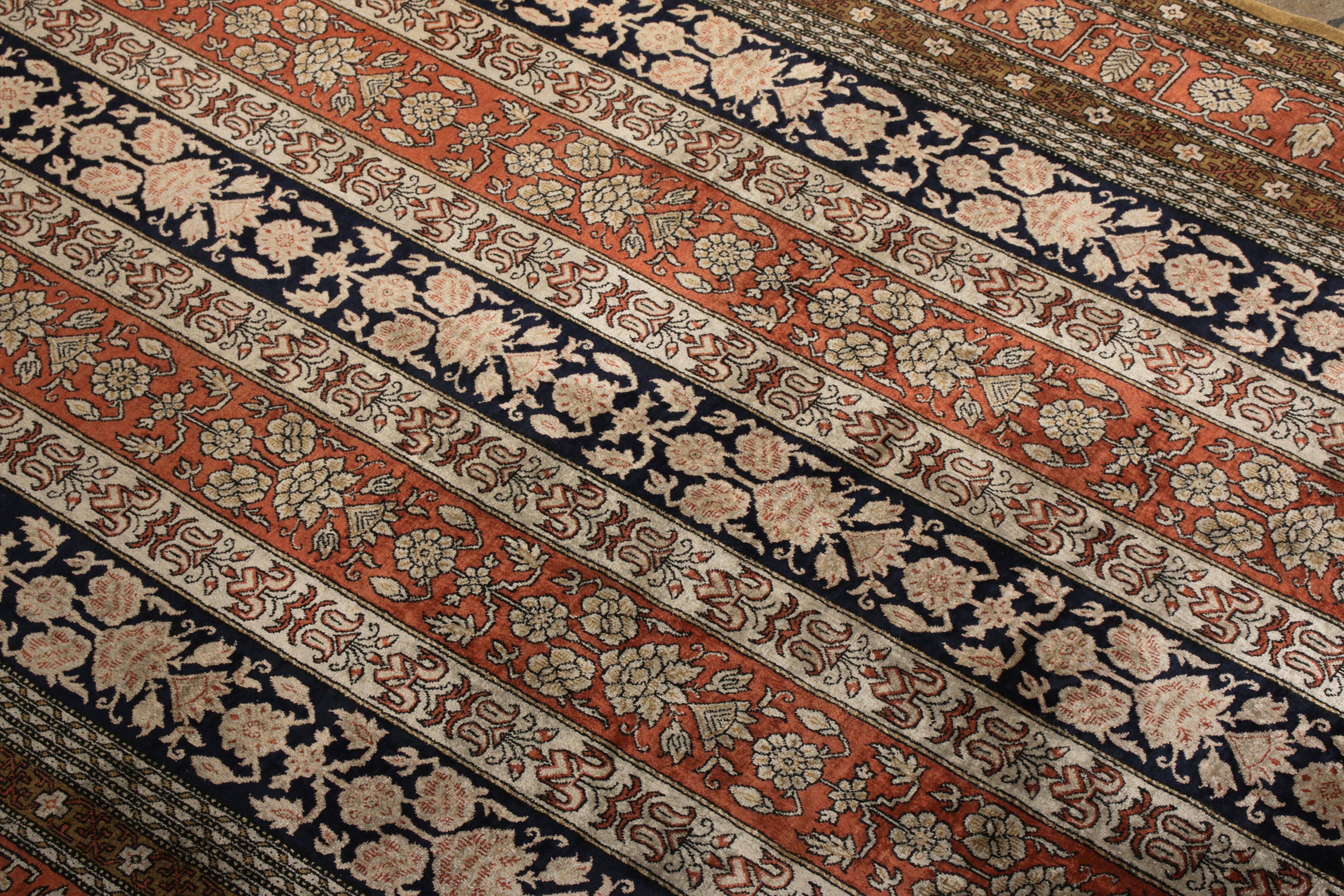 Handgeknüpfter persischer Vintage-Teppich in rotem gestreiftem Blumenmuster von Teppich & Kelim (Persisch) im Angebot