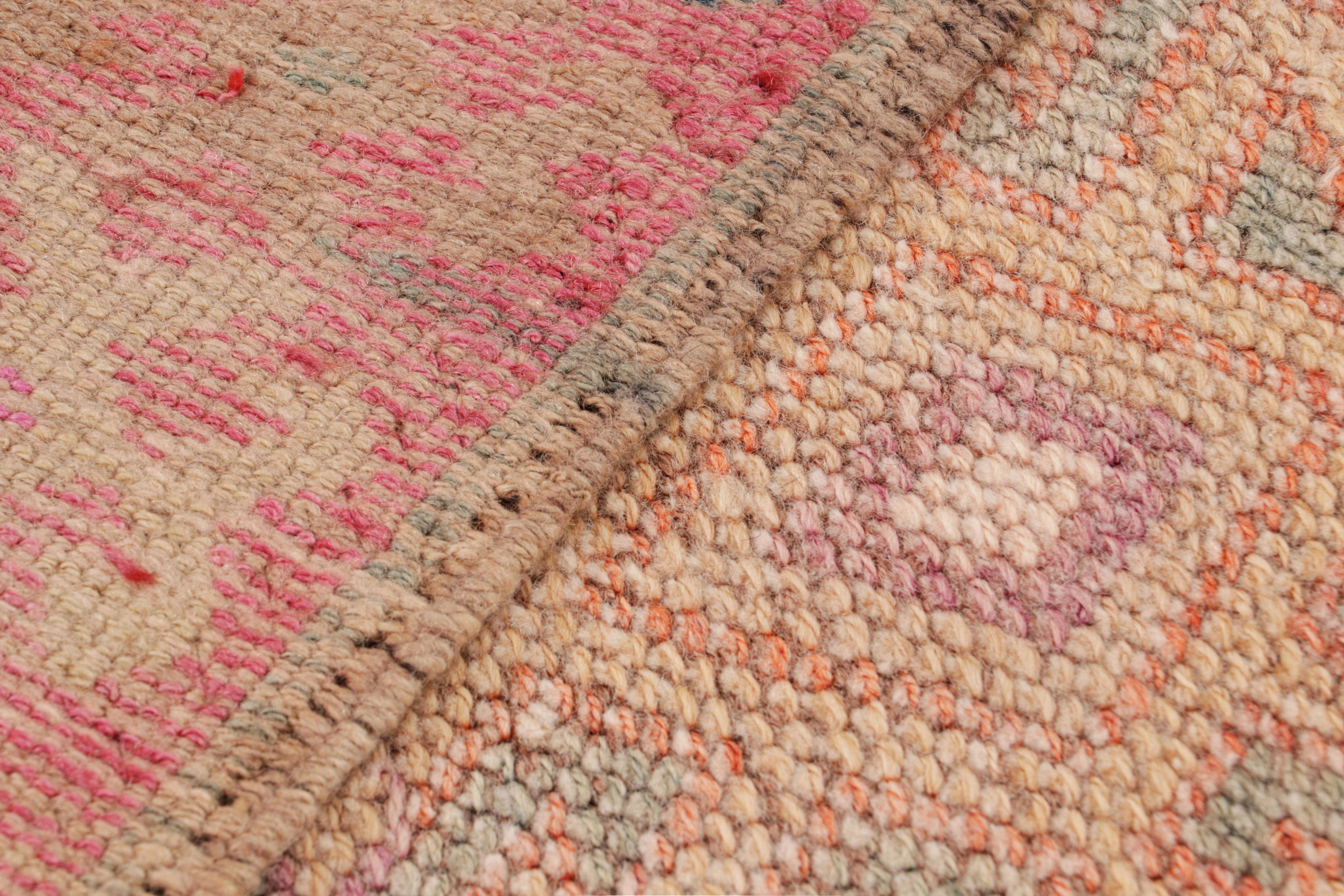 Handgeknüpfter Vintage-Läufer Beige Tribal Teppich in geometrischem Muster von Teppich & Kelim (Wolle) im Angebot