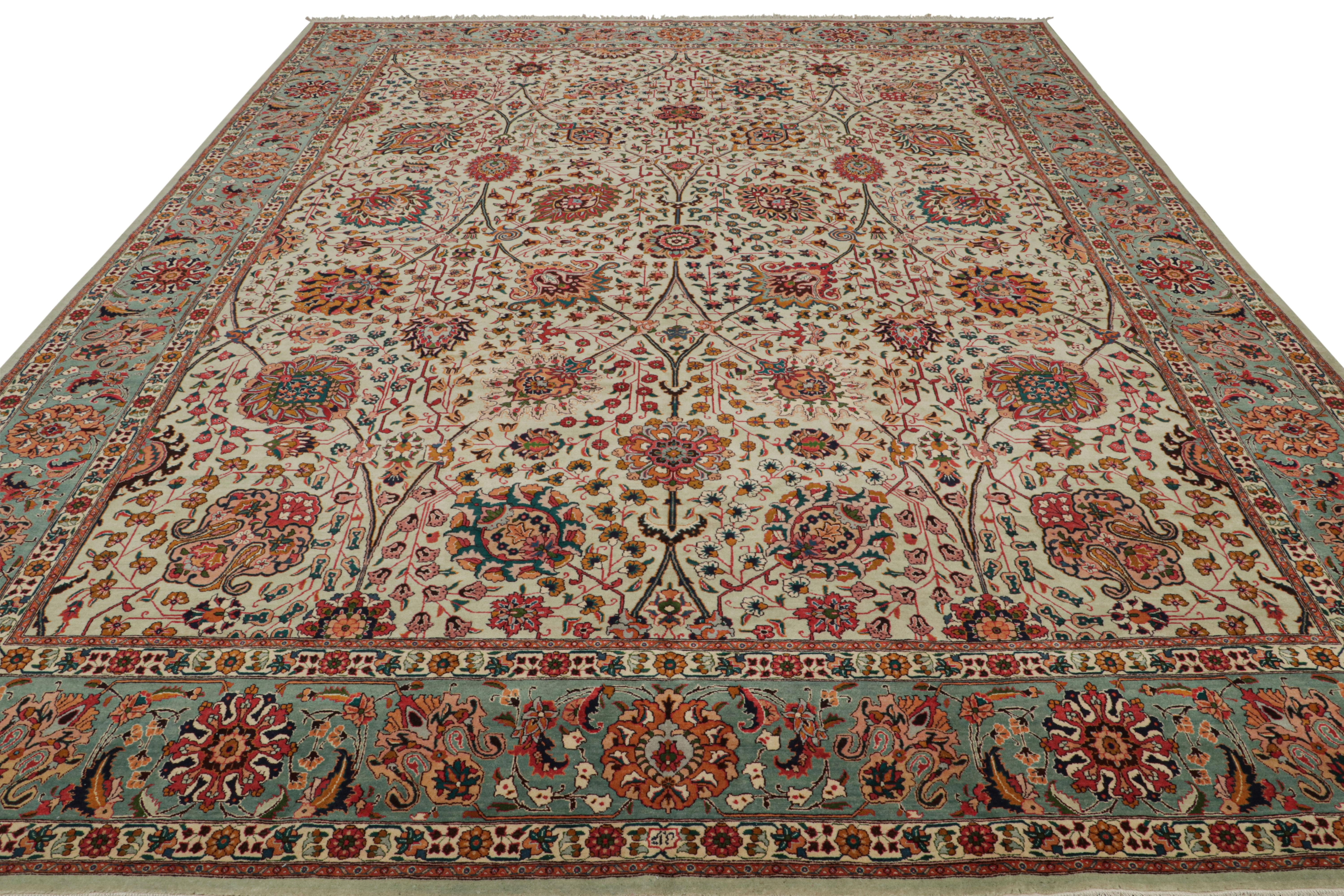 Handgeknüpfter Vintage-Perserteppich aus Täbris mit grünem Blumenmuster von Teppich & Kelim (Tabriz) im Angebot