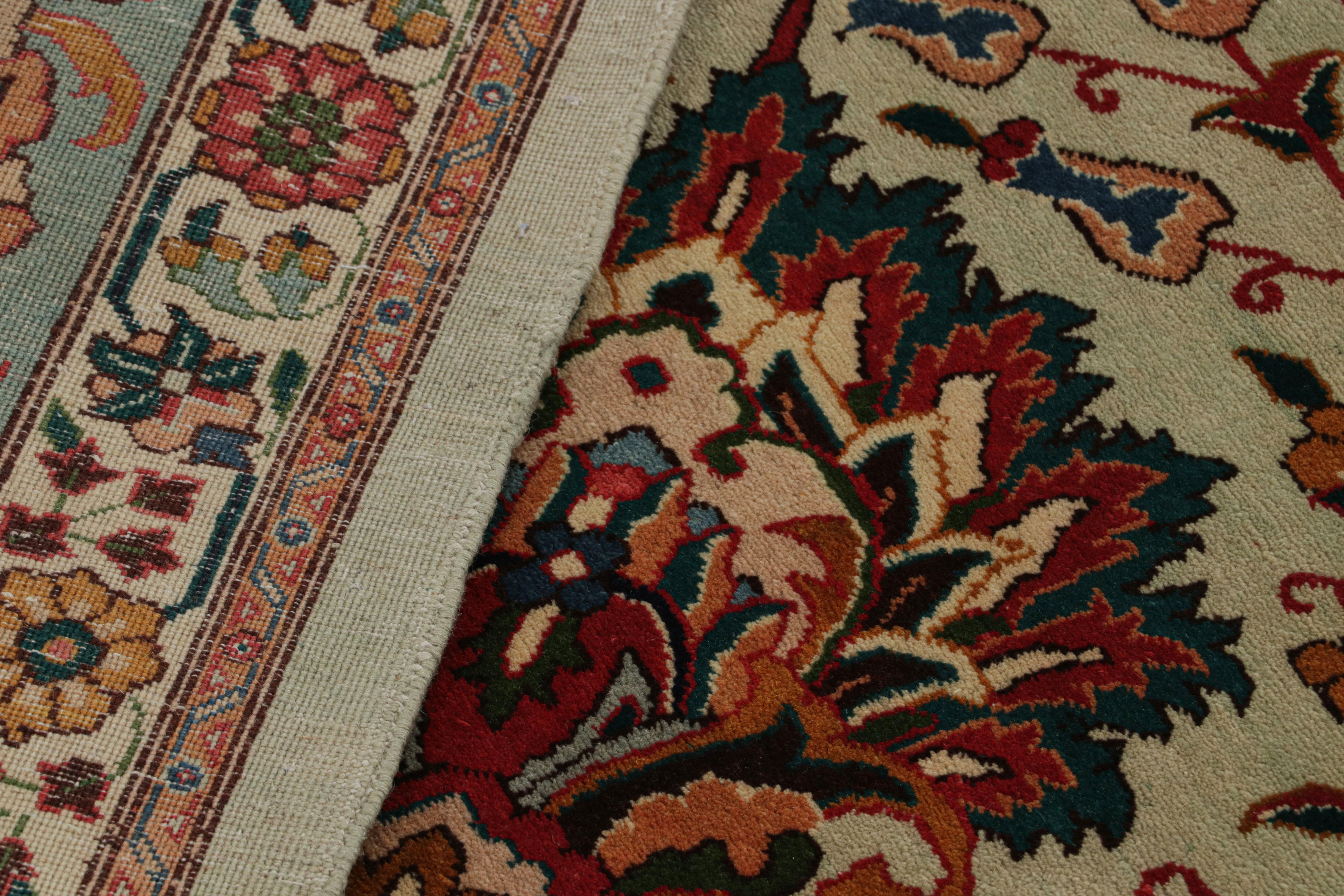 Handgeknüpfter Vintage-Perserteppich aus Täbris mit grünem Blumenmuster von Teppich & Kelim (Wolle) im Angebot