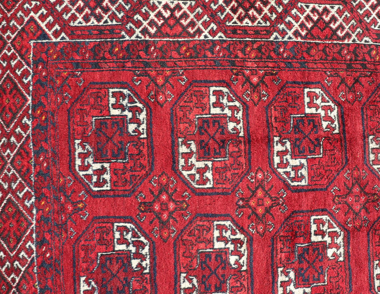Hand-Knotted Vintage Turkomen Ersari Rug in Wool with Repeating Gul Design For Sale 5