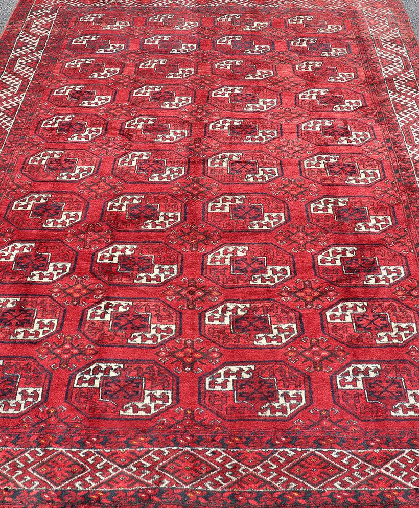 Hand-Knotted Vintage Turkomen Ersari Rug in Wool with Repeating Gul Design For Sale 1