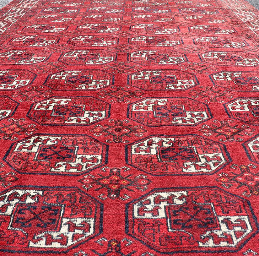 Hand-Knotted Vintage Turkomen Ersari Rug in Wool with Repeating Gul Design For Sale 2