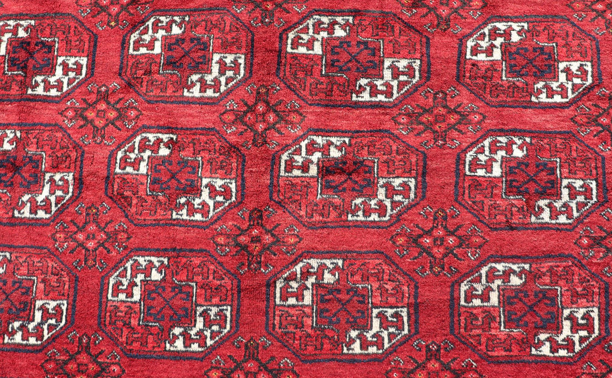 Hand-Knotted Vintage Turkomen Ersari Rug in Wool with Repeating Gul Design For Sale 3