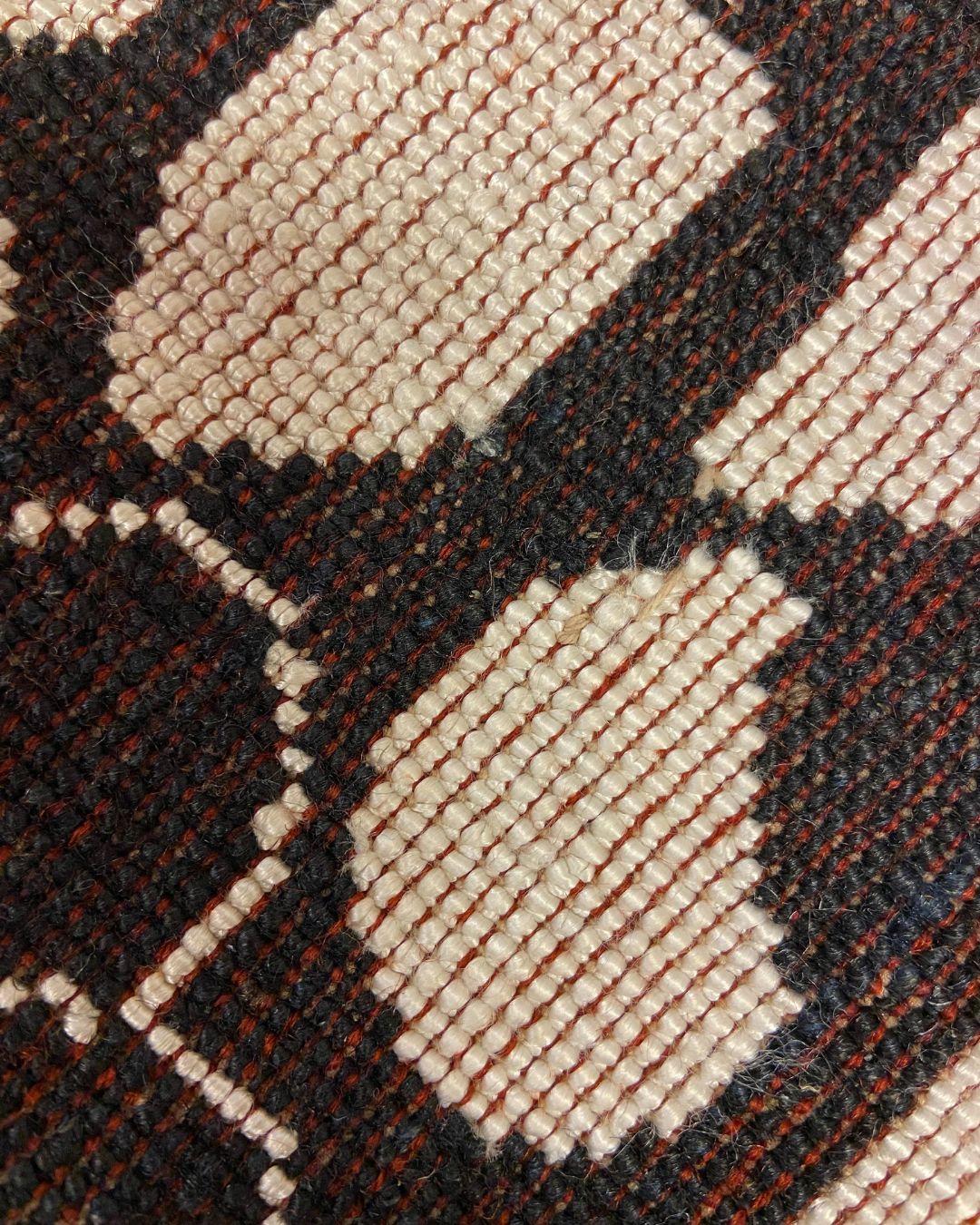 Tappeto in lana e seta annodato a mano ispirato all'ala della farfalla Monarca, 8' x 10' in vendita 1