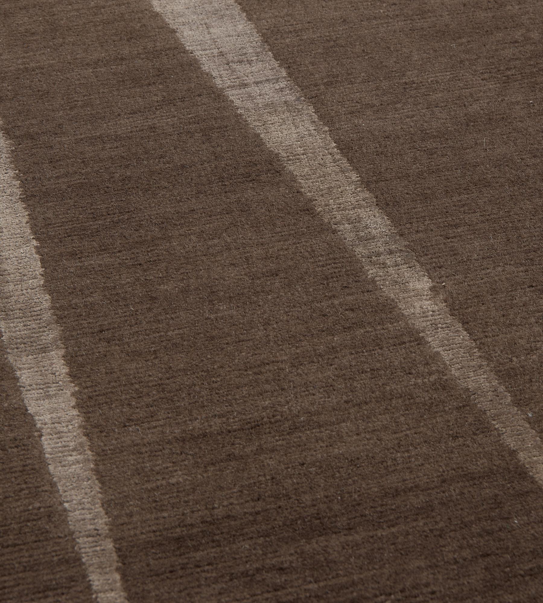 Handgeknüpfter zeitgenössischer Teppich aus Wolle mit marokkanischen Einflüssen (21. Jahrhundert und zeitgenössisch) im Angebot