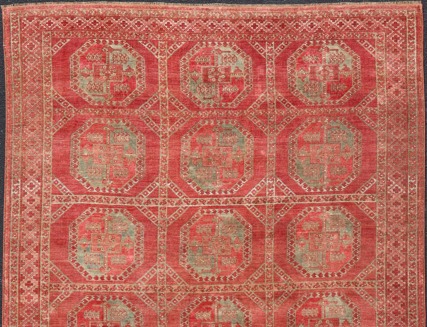 Hand-Knotted Wool Ersari Rug in Wool with Gul Design in Shades of Red & Green In Good Condition In Atlanta, GA