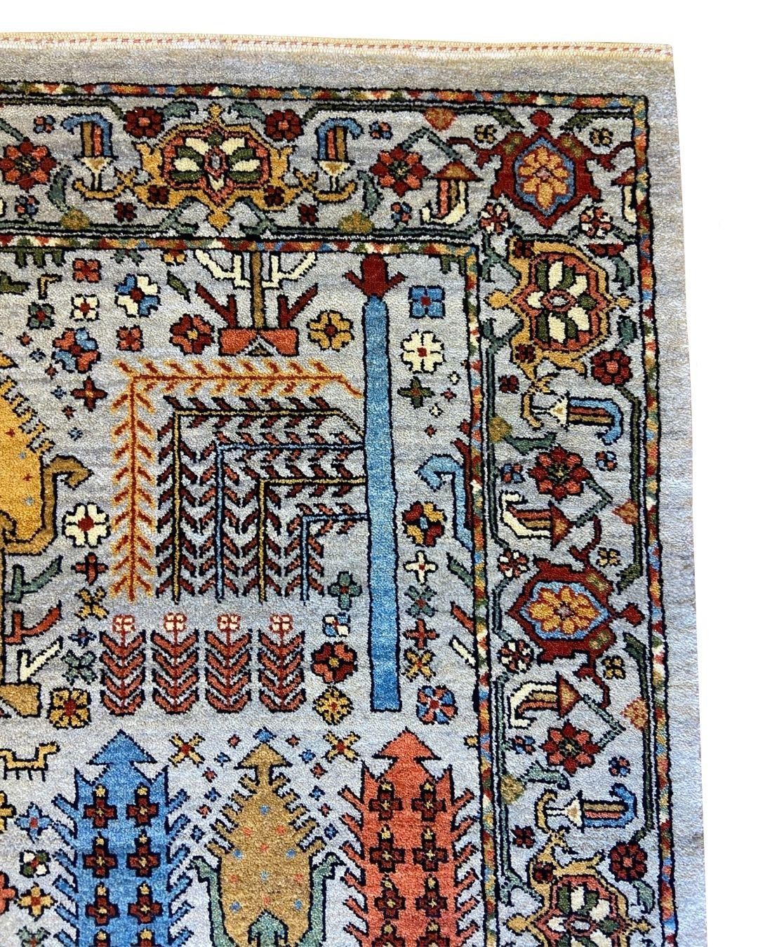 Teinture végétale Tapis de jardin noué à la main en bleu ciel, vert, rouge, rose et jaune, 4' x 6' en vente