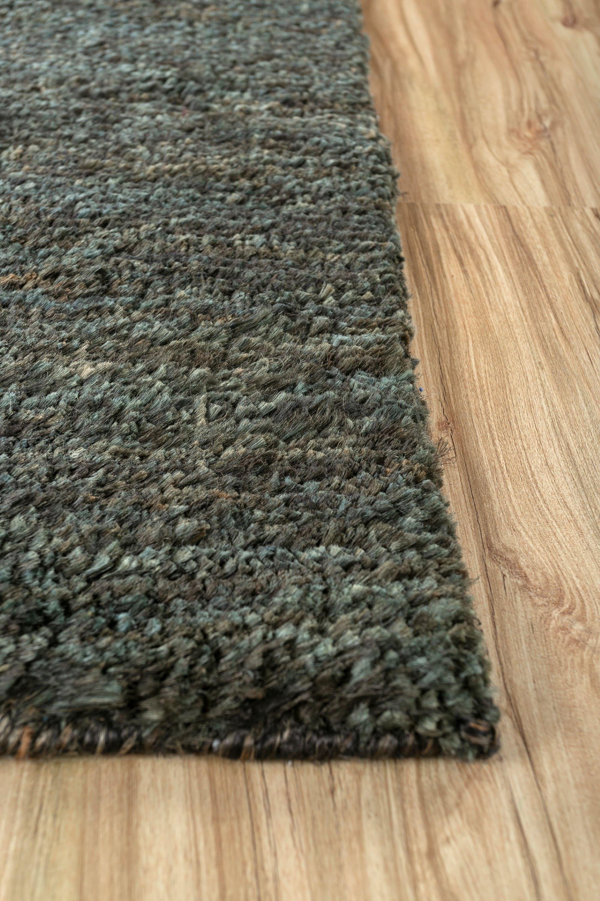 Alfombra de lana anudada a mano en gris oscuro y verde bosque, sutil diseño geométrico Moderno en venta