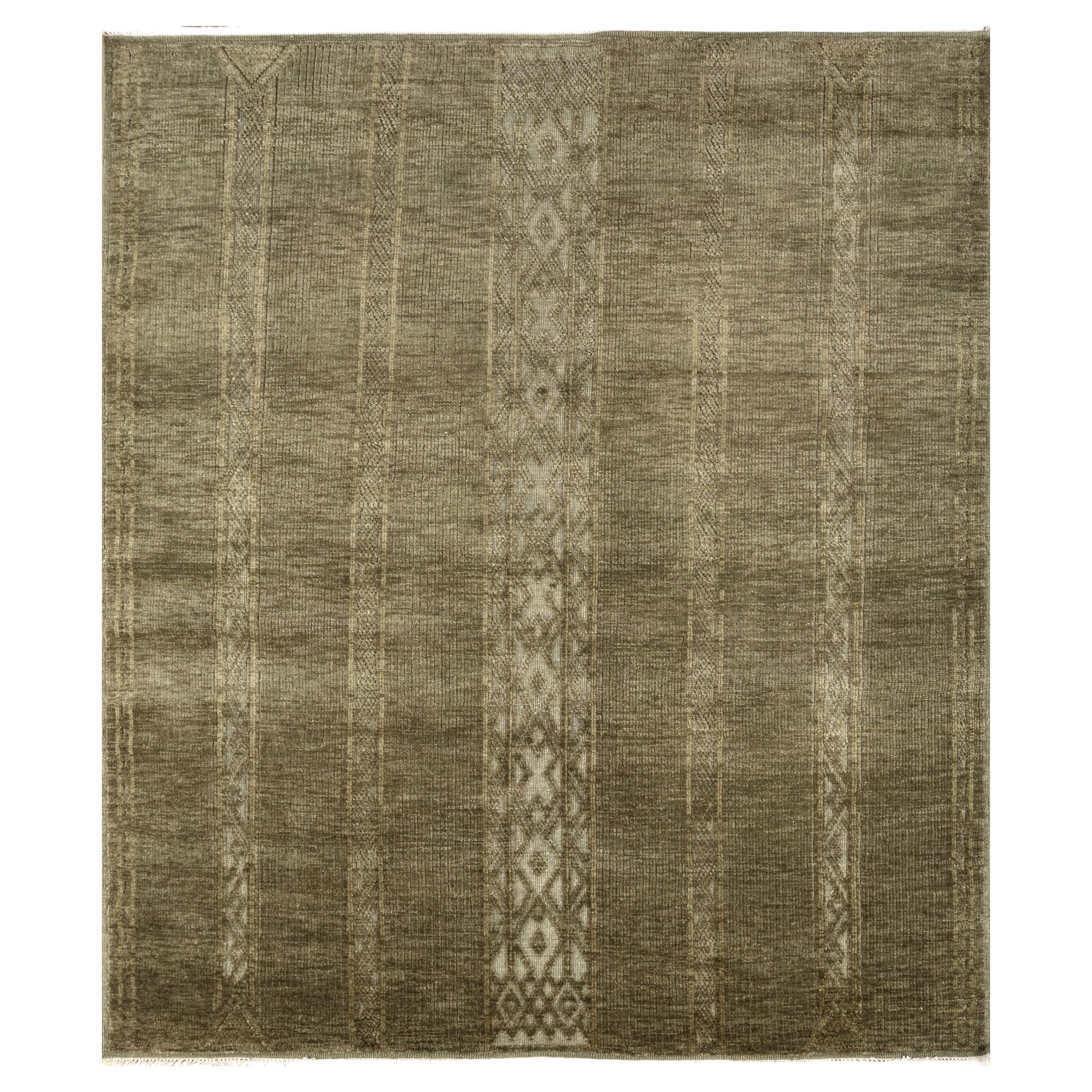 Hand-Knotted Wool Rug in Deep Green, Elegant Solid Design with Subtle Texture