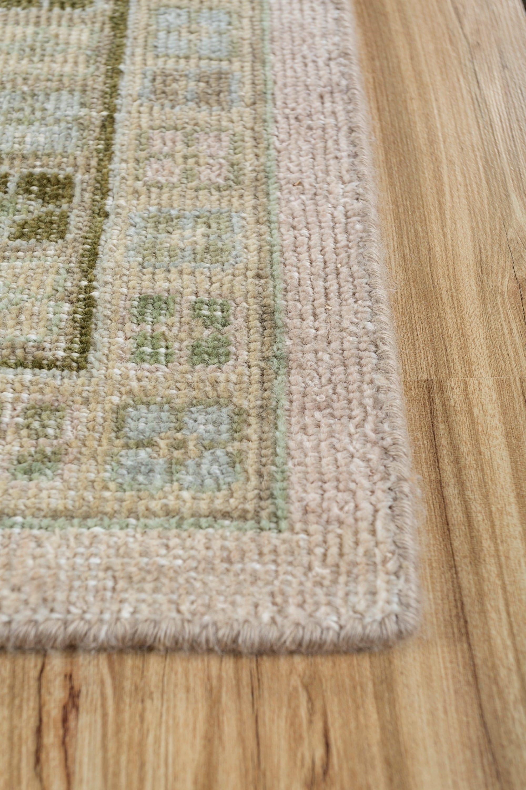 Revival Tapis en laine nouée à la main, coloris Lime Twist et Burnt Olive, design abstrait contemporain en vente