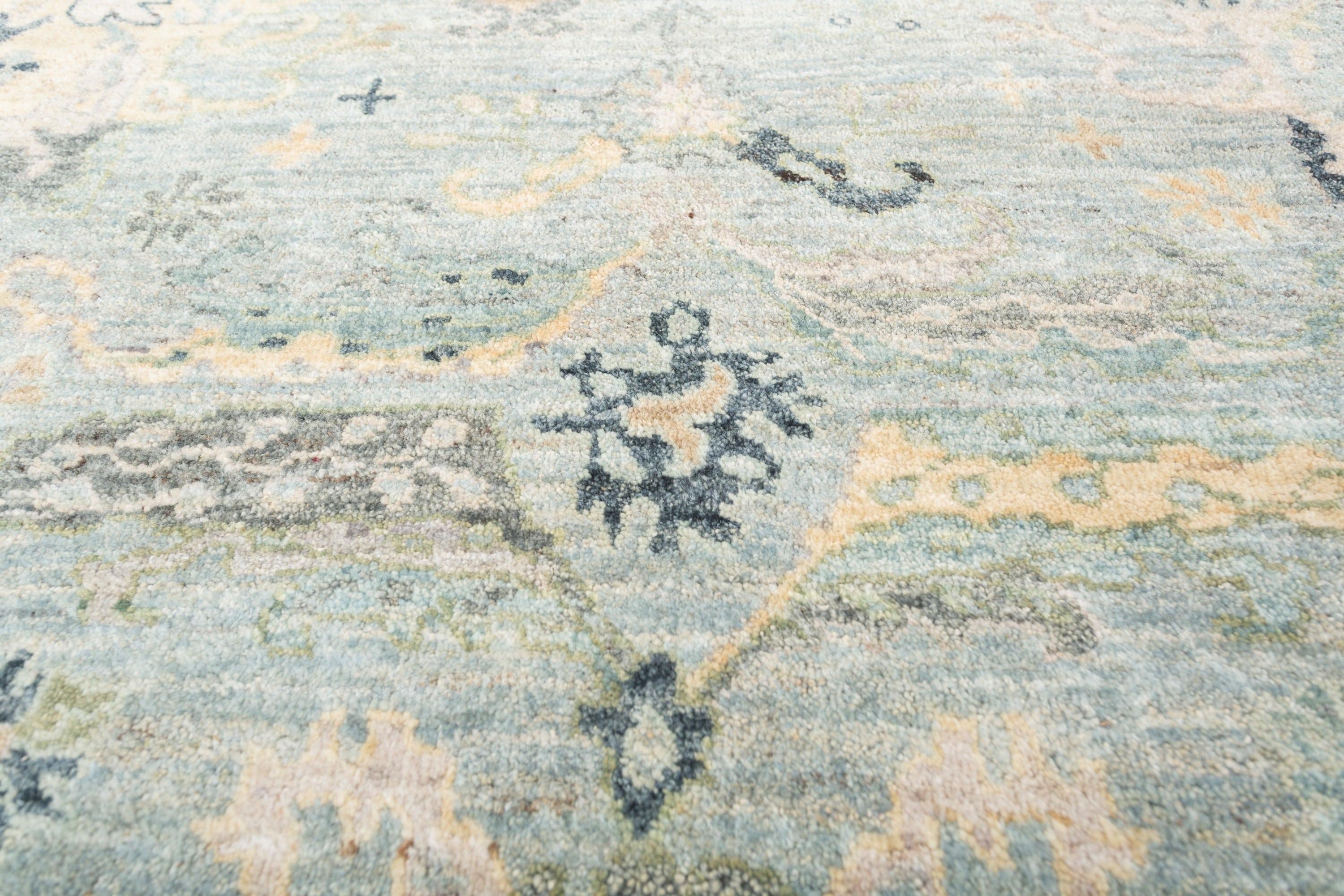 Alfombra de Lana Anudada a Mano en Azul Pastel y Azul Piedra, Elegante Motivo Floral Indio en venta