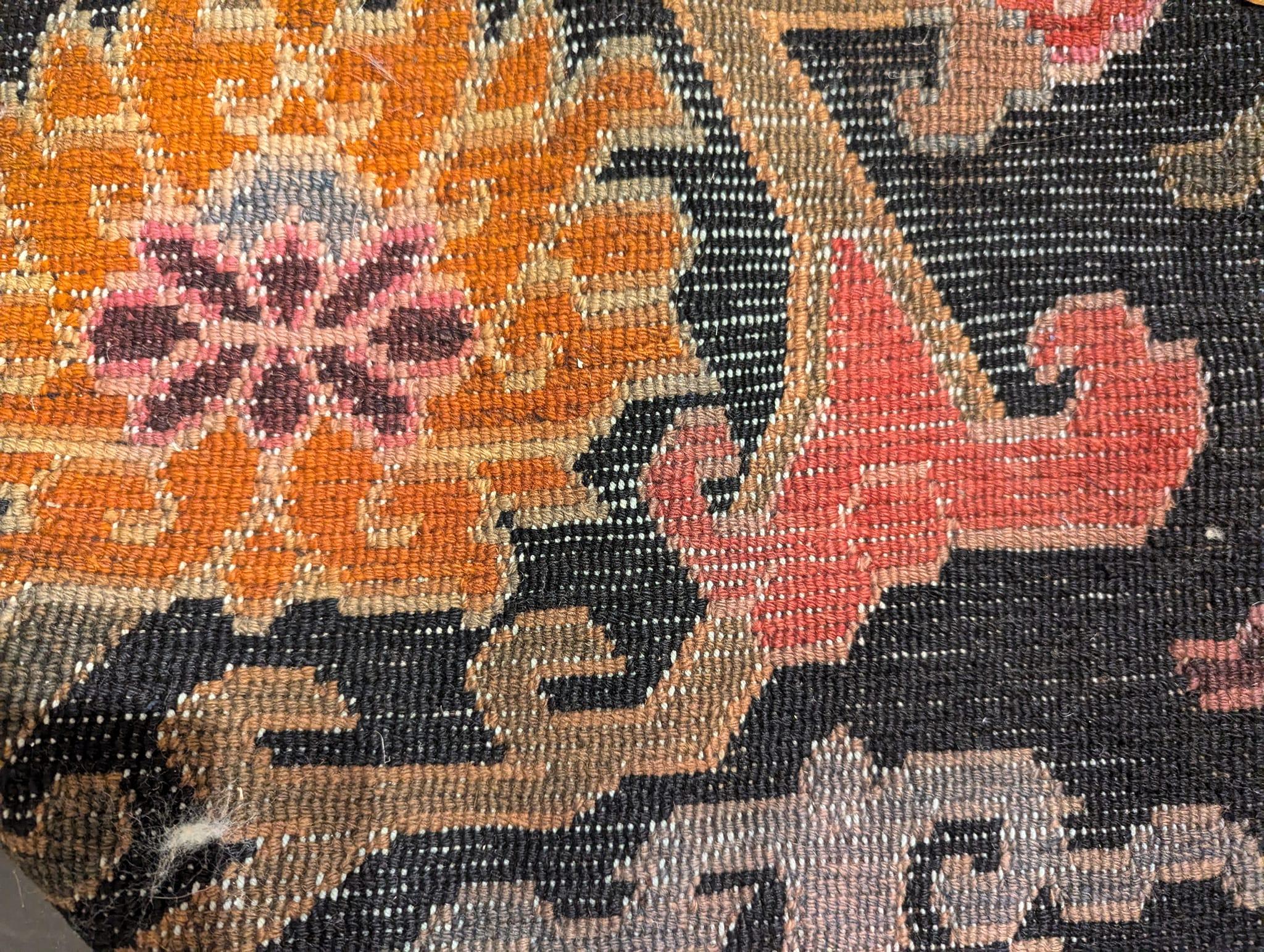 Hand-Knotted Wool Tibetan Lotus Flower Area Rug In Good Condition For Sale In Miami, FL