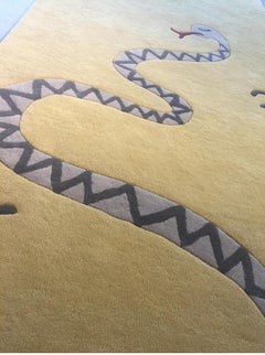 Tappeto The Modern Scandinavian Summer - Tappeto moderno in lana gialla con serpenti e insetti