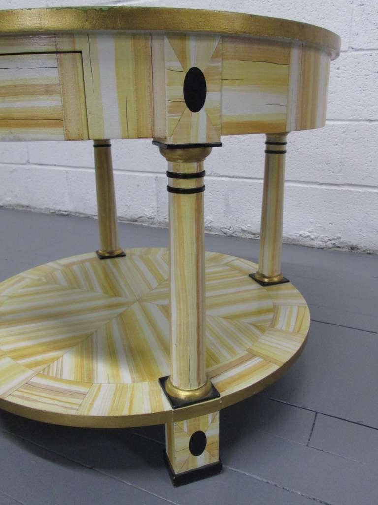 Handlackierter Tisch von Alessandro für Baker Furniture Company (Moderne) im Angebot