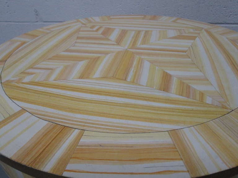 Handlackierter Tisch von Alessandro für Baker Furniture Company im Zustand „Gut“ im Angebot in New York, NY