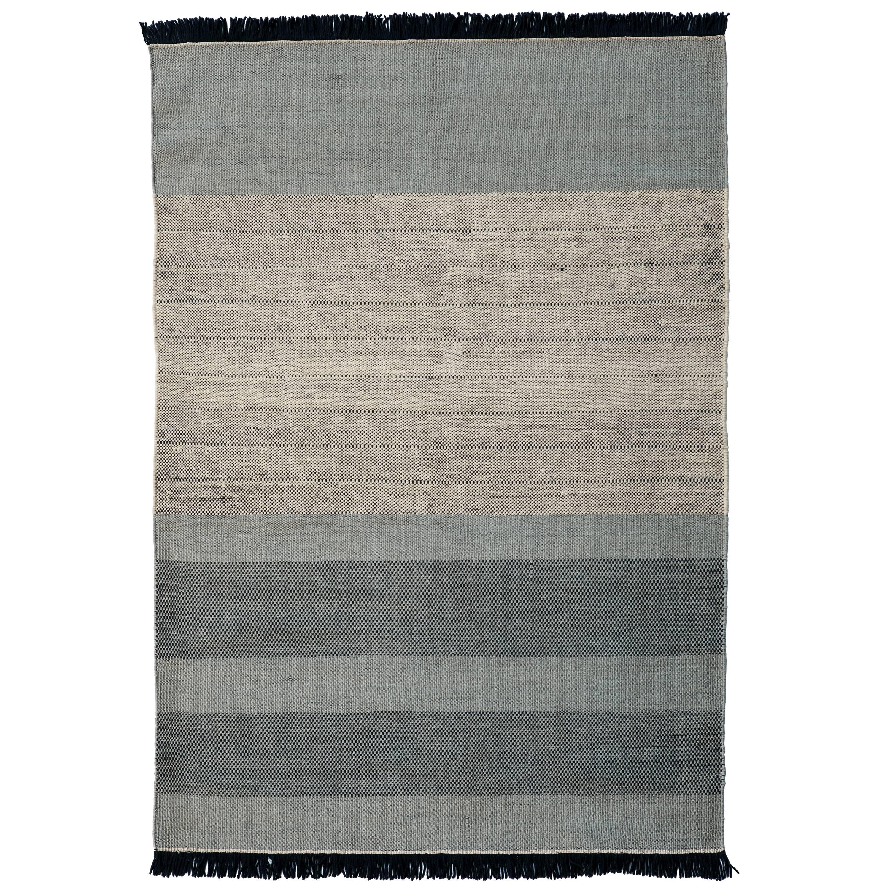 Handgewobener Tres Stripes-Teppich in Blau von Nani Marquina & Elisa Padron, groß im Angebot