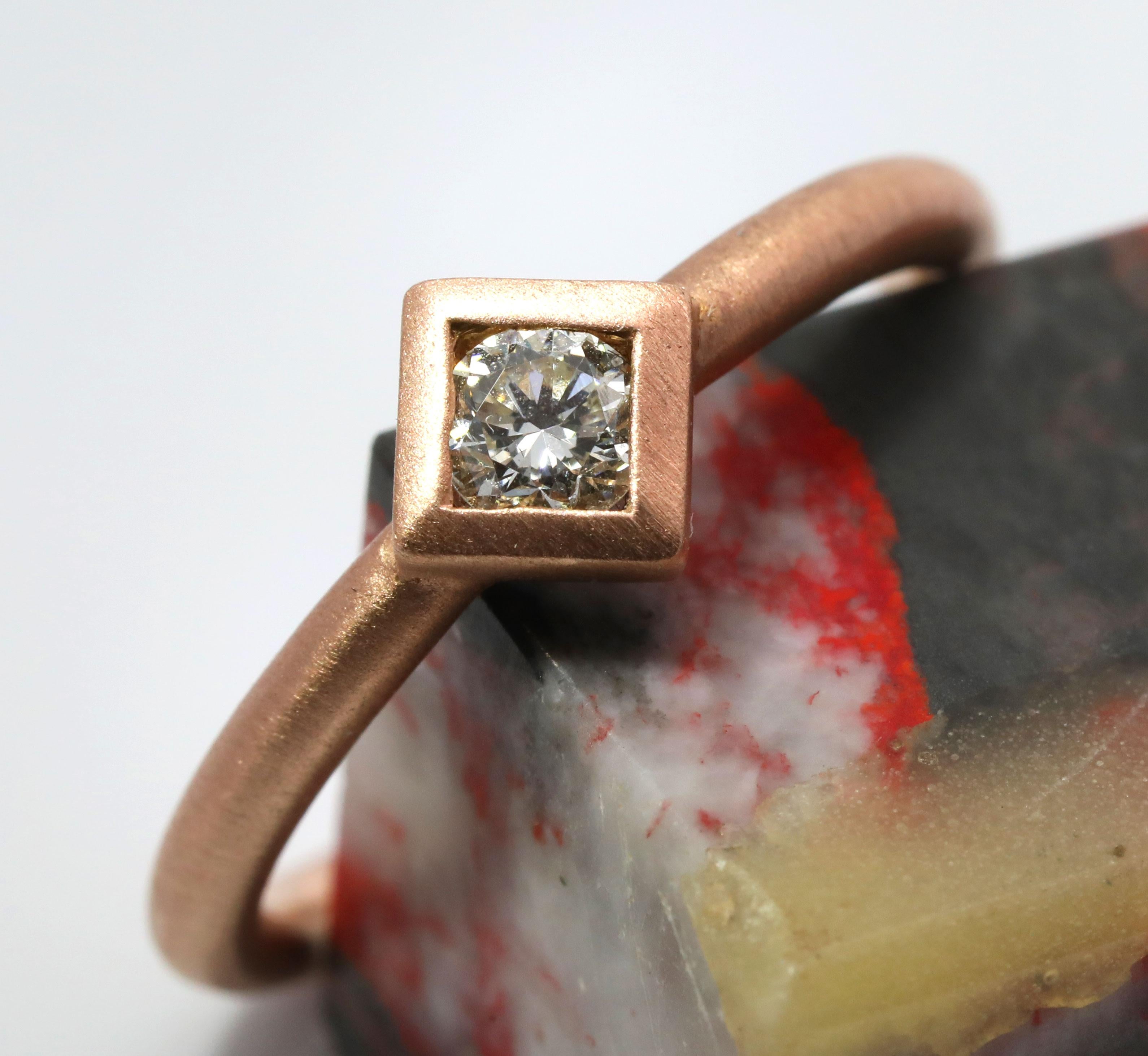 Hand Made 14K Rose gold & Natural Brilliant Cut Diamond Ring (Brillantschliff) im Angebot