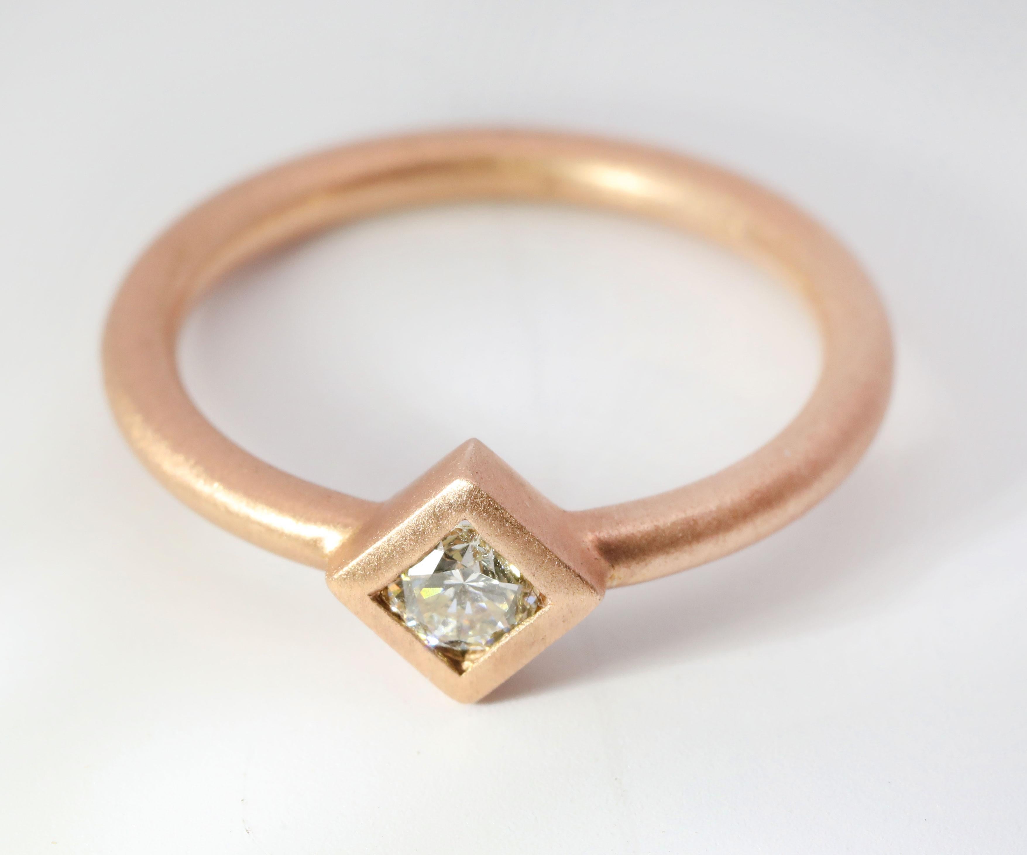 Hand Made 14K Rose gold & Natural Brilliant Cut Diamond Ring Damen im Angebot