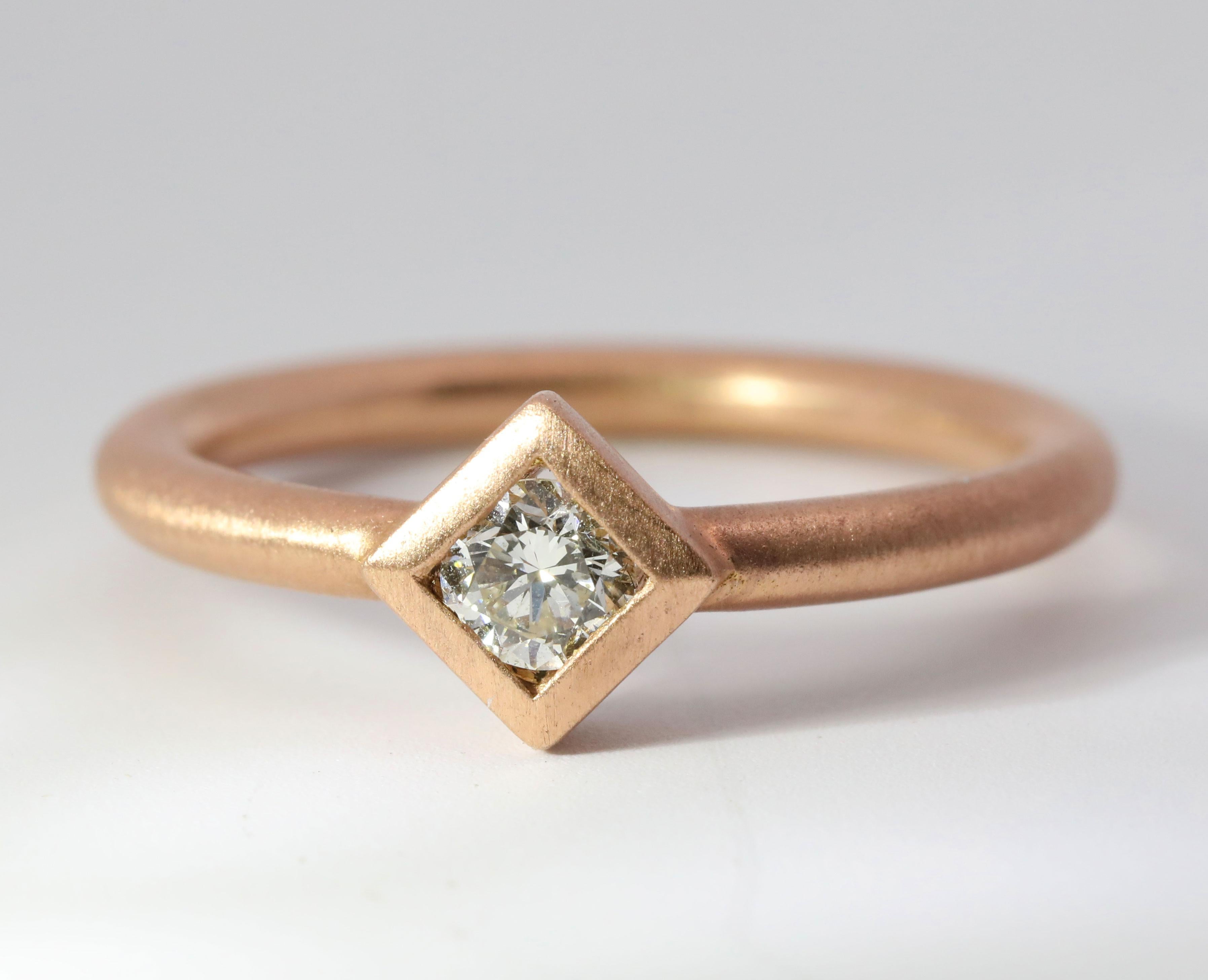 Hand Made 14K Rose gold & Natural Brilliant Cut Diamond Ring im Angebot 1