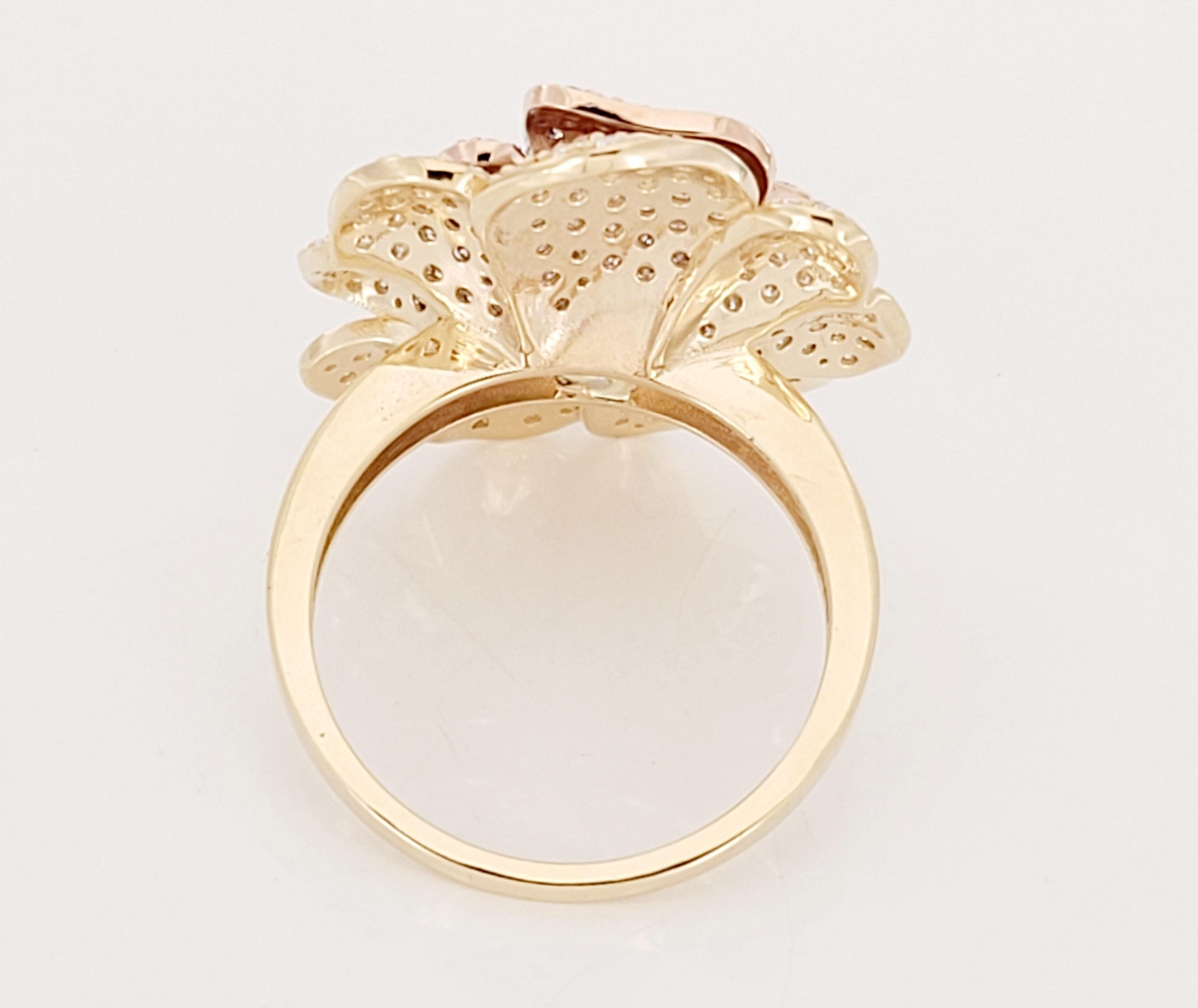 Bague fleur Try Color 14K faite à la main avec diamants Pour femmes en vente