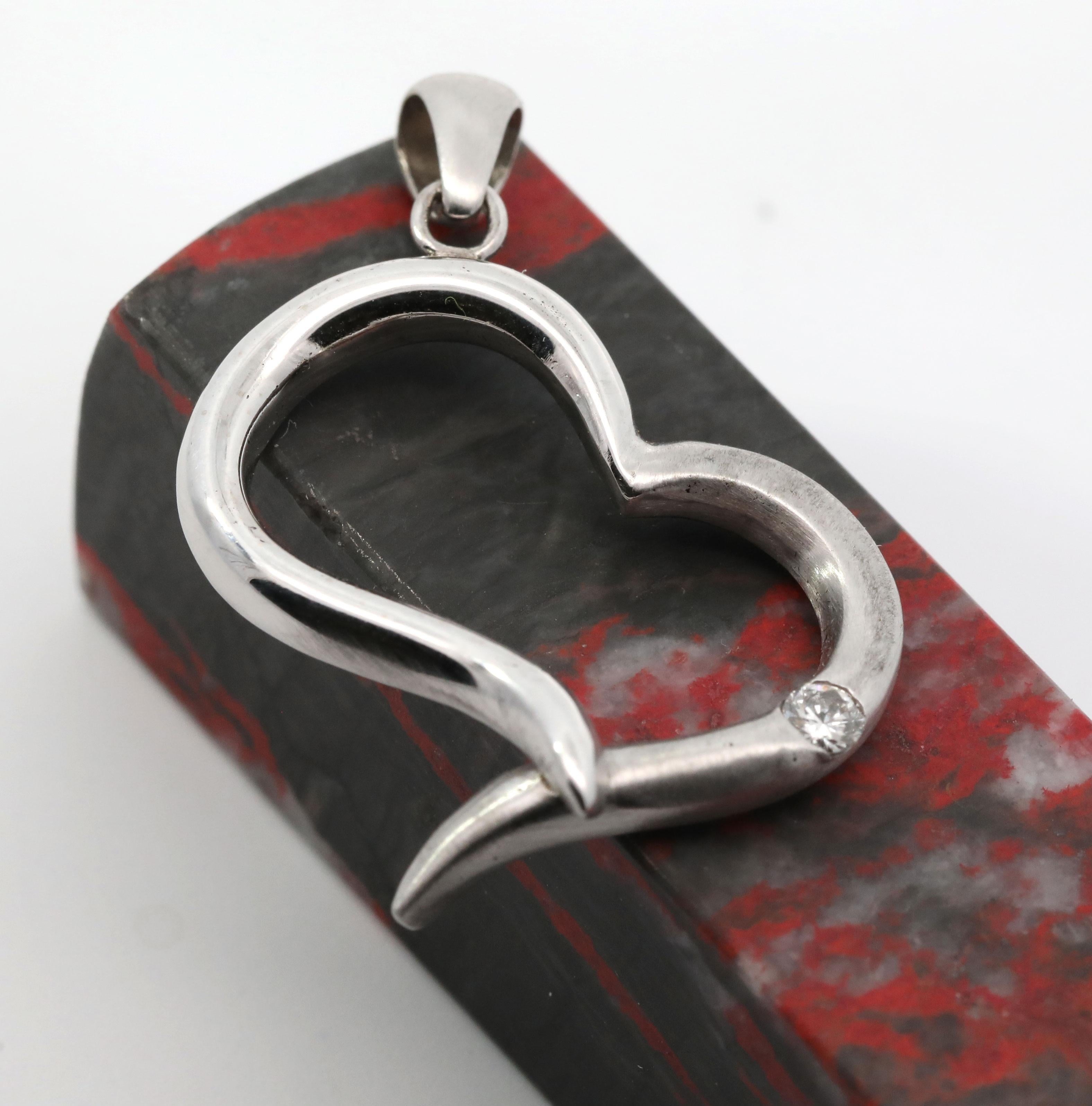 Collana a forma di cuore con diamante naturale, in oro bianco 14K, fatta a mano in vendita 2