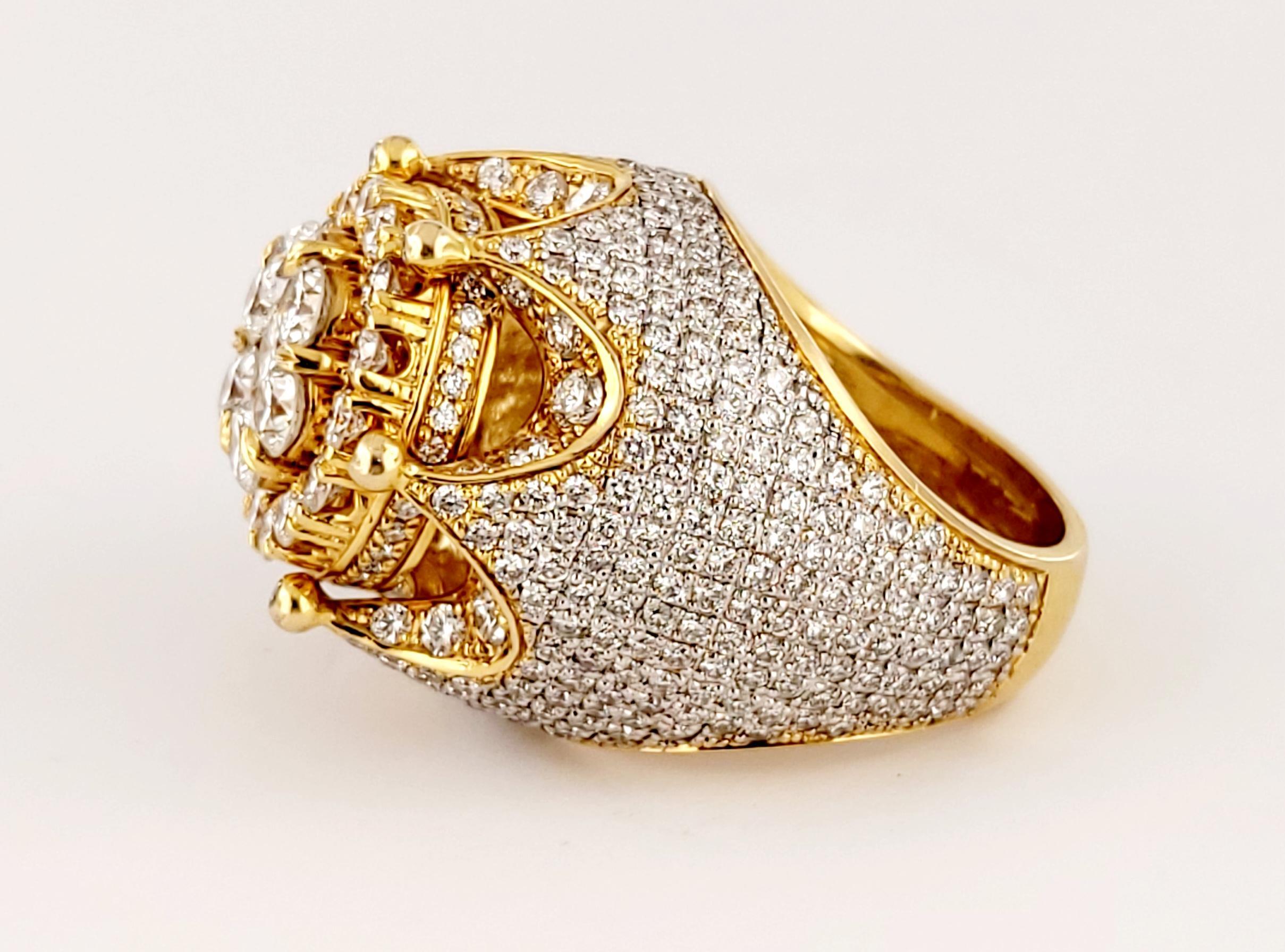 Hand-Made 14K Yellow Gold Ring with Diamonds Size 10.25 In New Condition For Sale In New York, NY