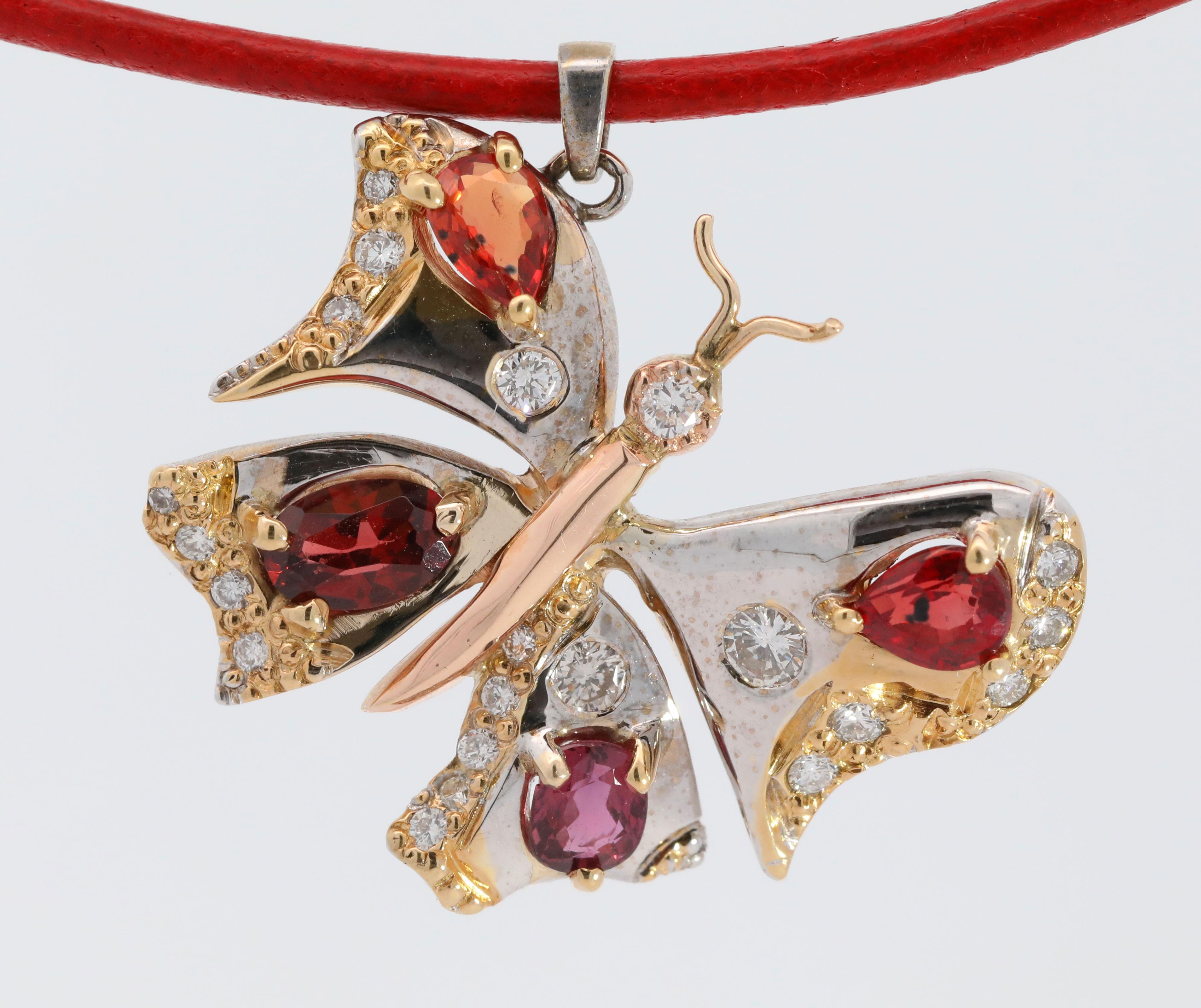 Taille brillant Hand Made 14K or jaune / blanc, saphir de couleur naturelle, diamants naturels Ne en vente